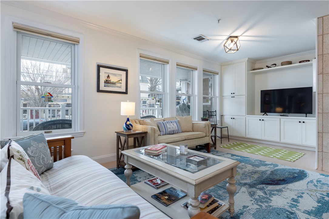 53 Conanicus Avenue 1 F