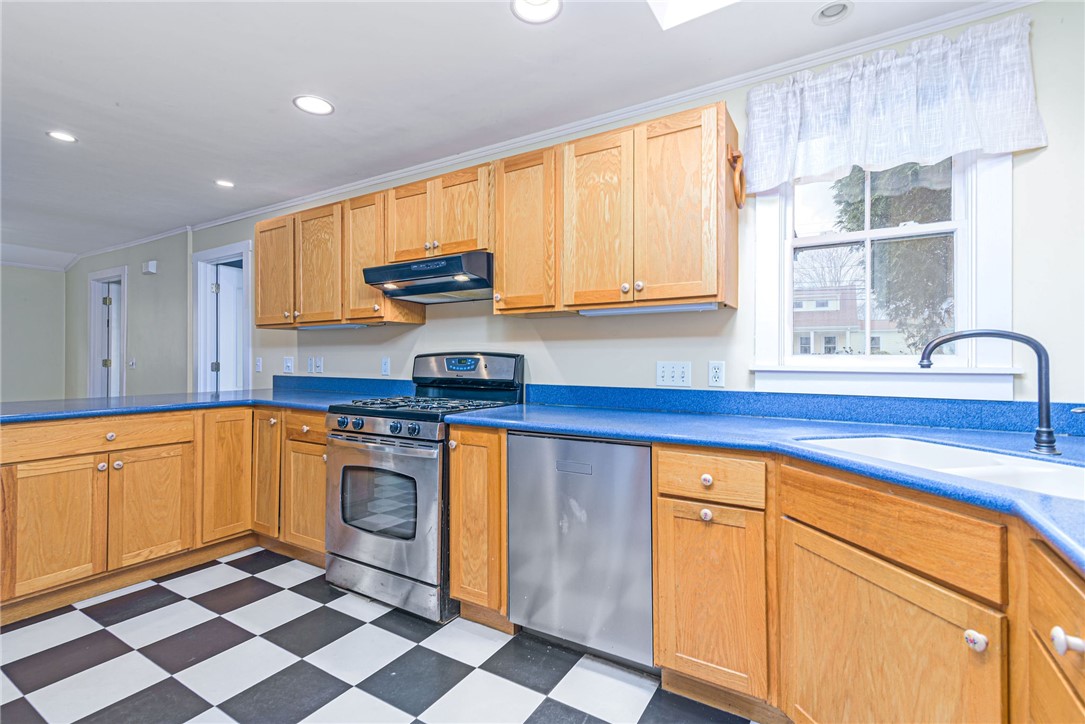 61 Howland Avenue