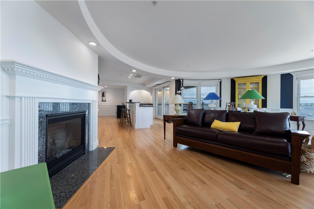 53 Conanicus Avenue 3A