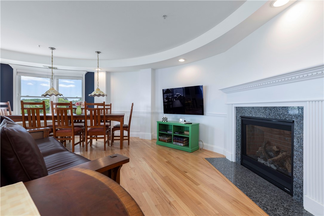 53 Conanicus Avenue 3A