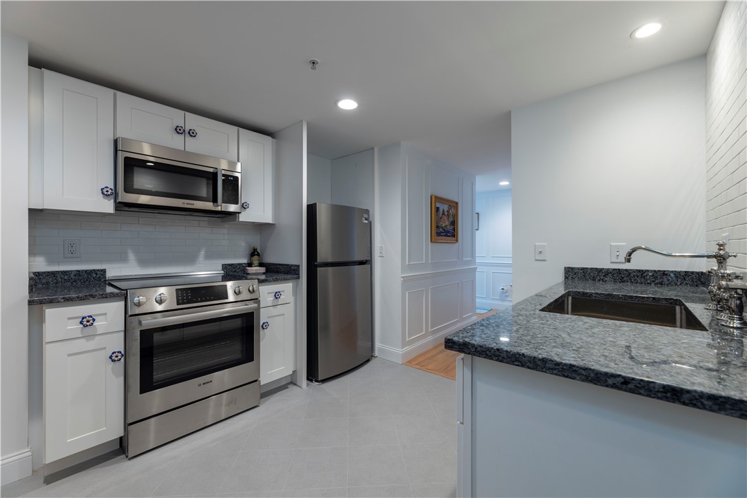 53 Conanicus Avenue 3A