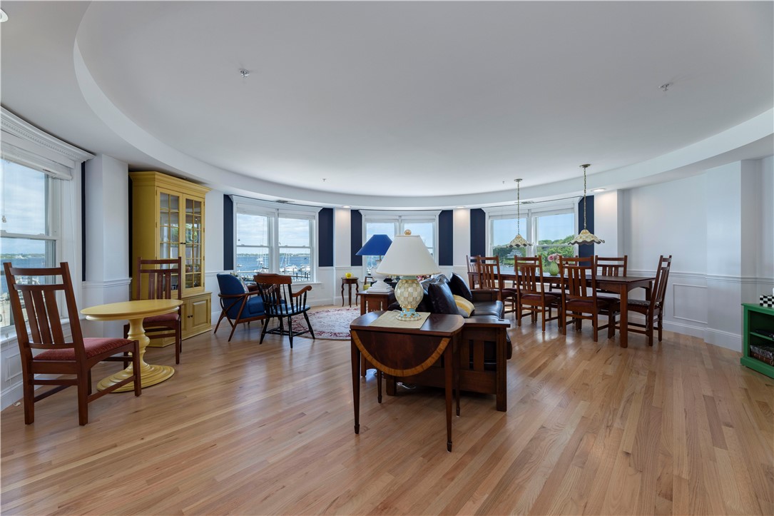 53 Conanicus Avenue 3A