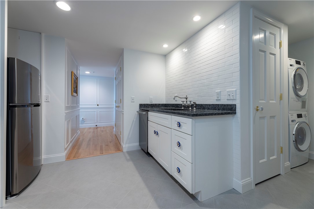 53 Conanicus Avenue 3A