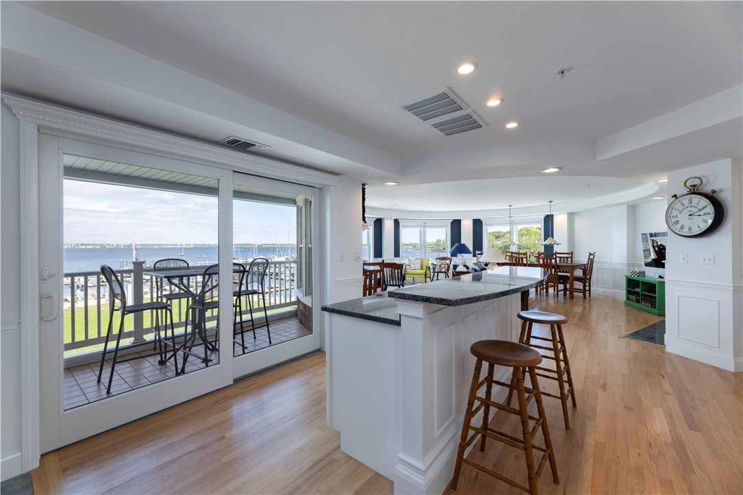 53 Conanicus Avenue 3A