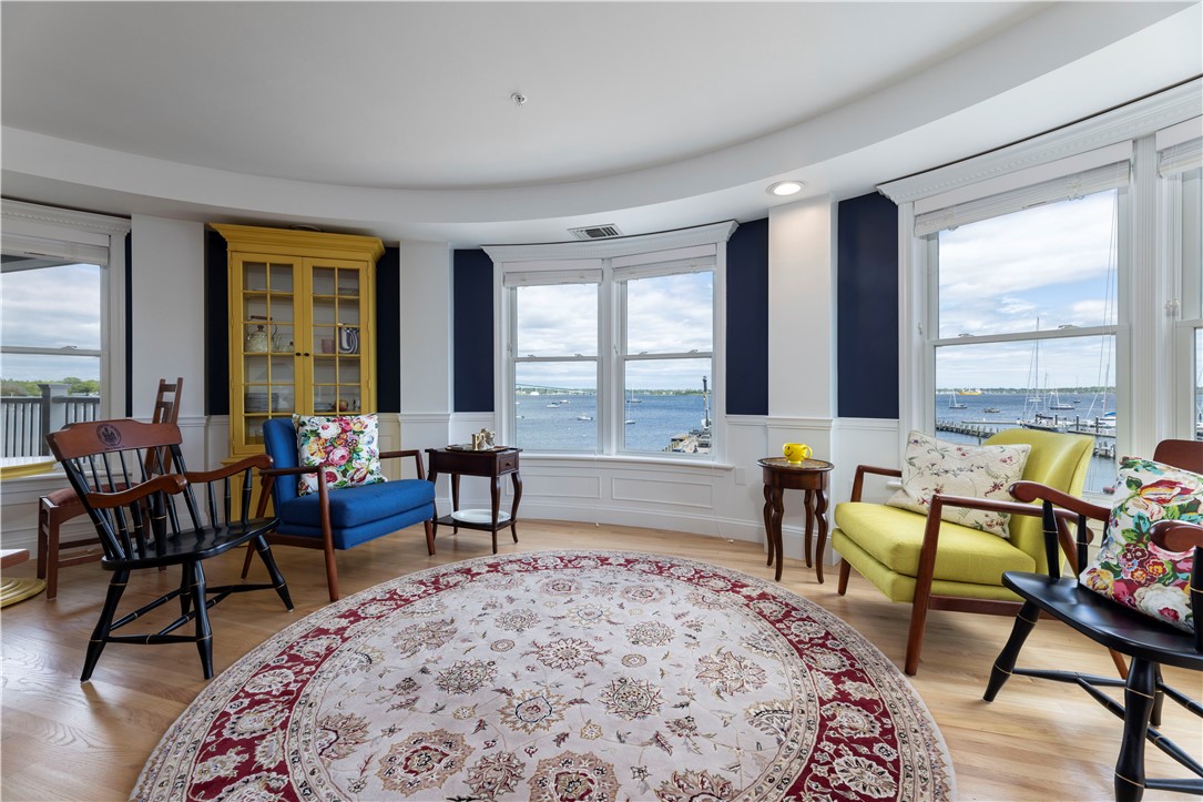 53 Conanicus Avenue 3A