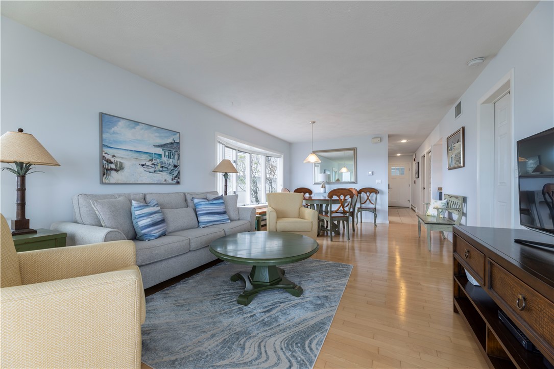 73 Conanicus Avenue 4