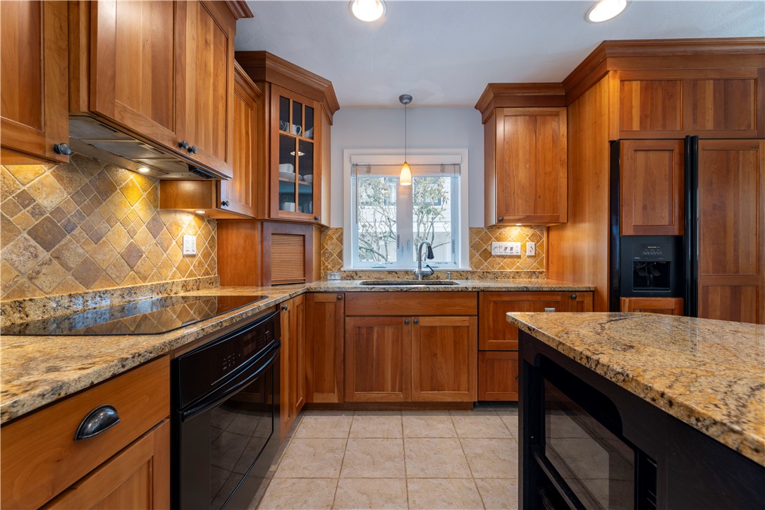 73 Conanicus Avenue 4