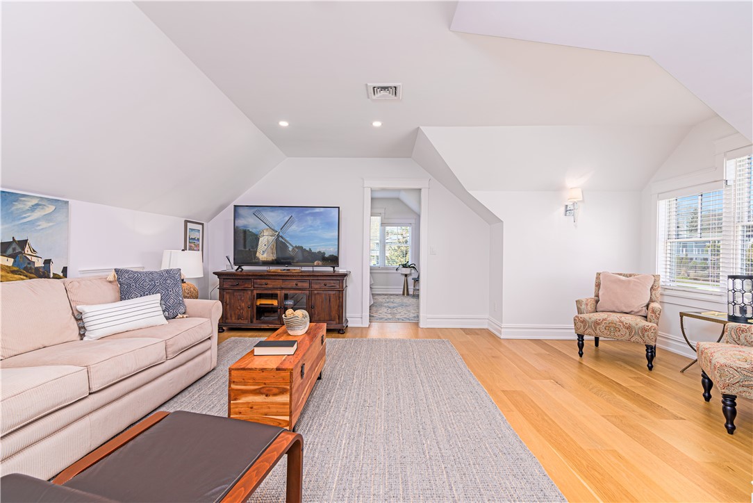 10 Coulter Street