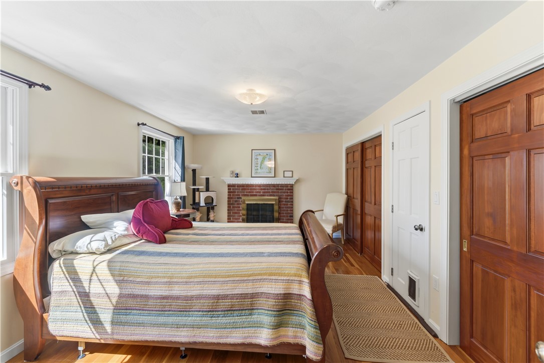 434 N Quidnessett Road