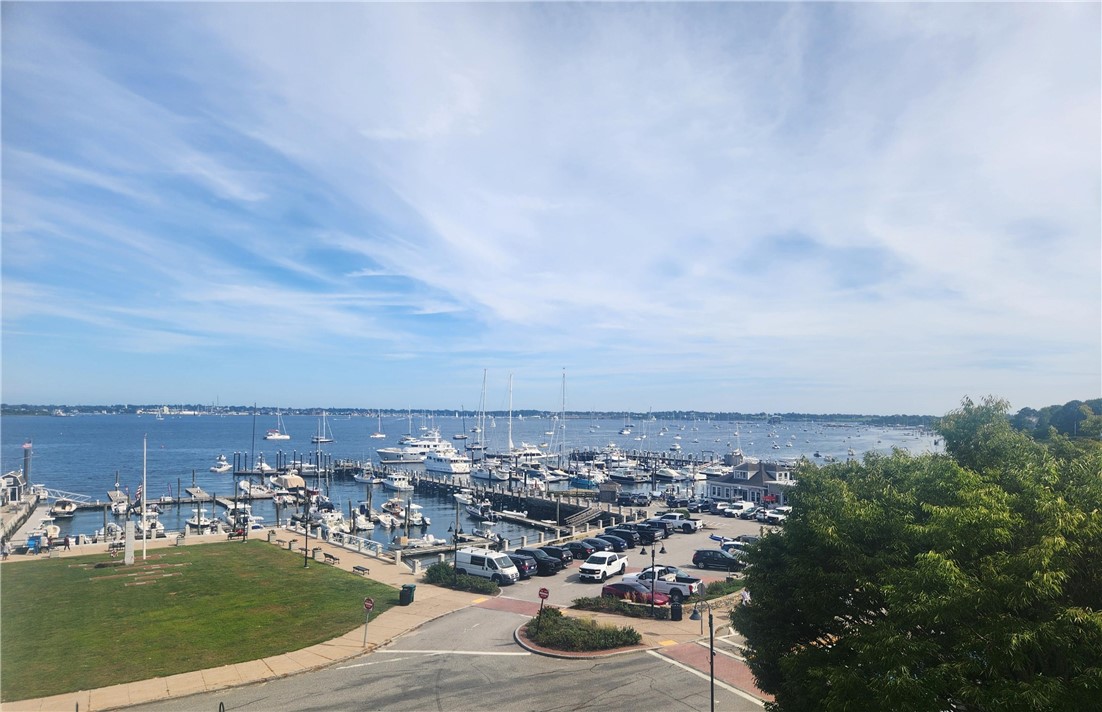 53 Conanicus Avenue 4E