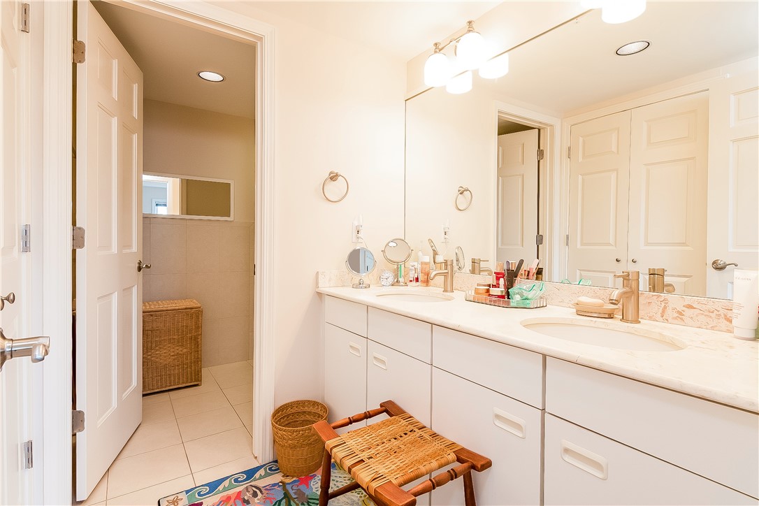 53 Conanicus Avenue 4E