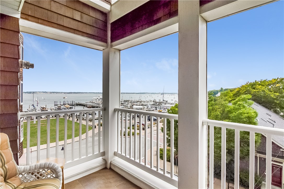 53 Conanicus Avenue 4E