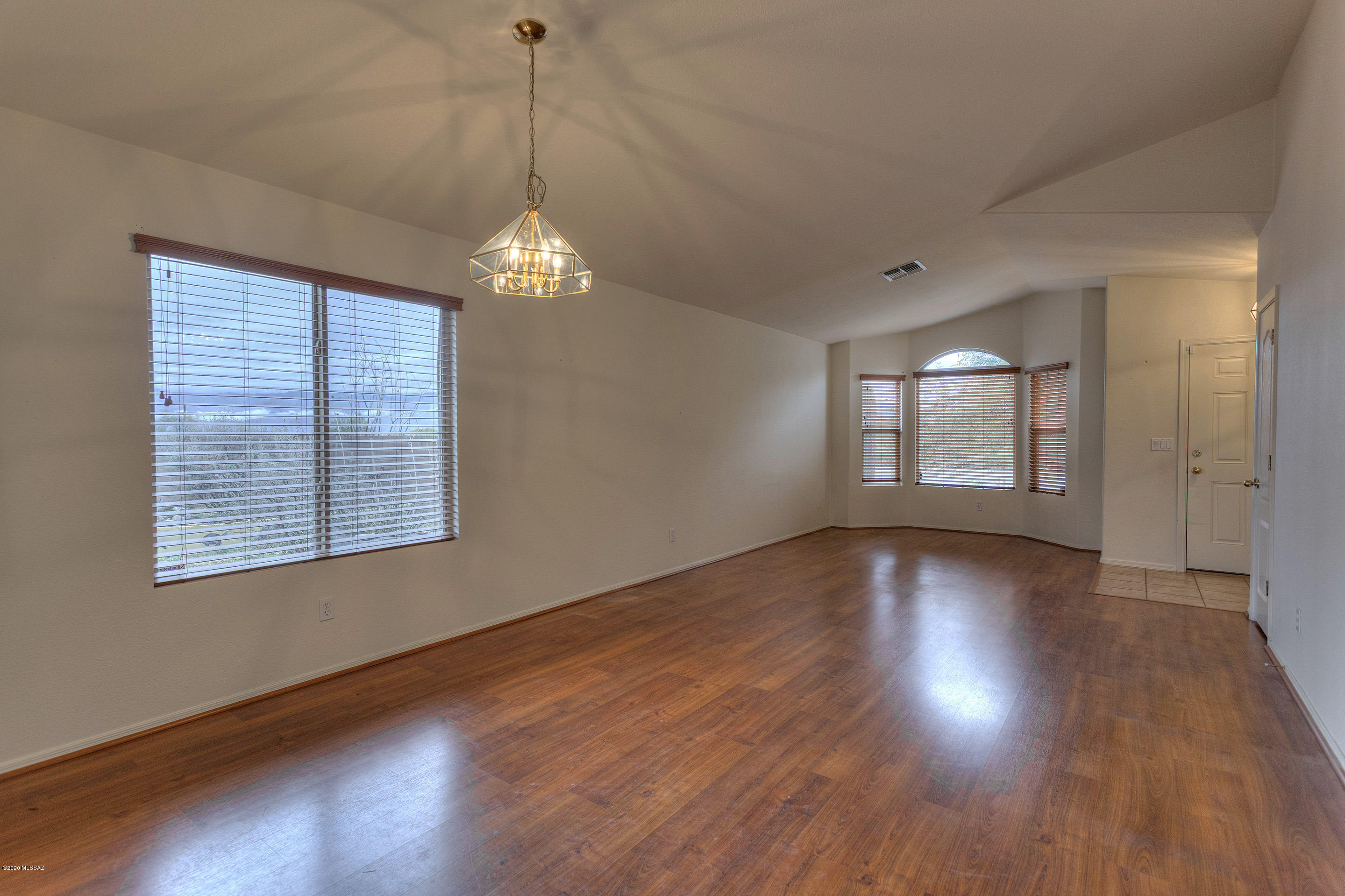 930 S Goldenweed Way