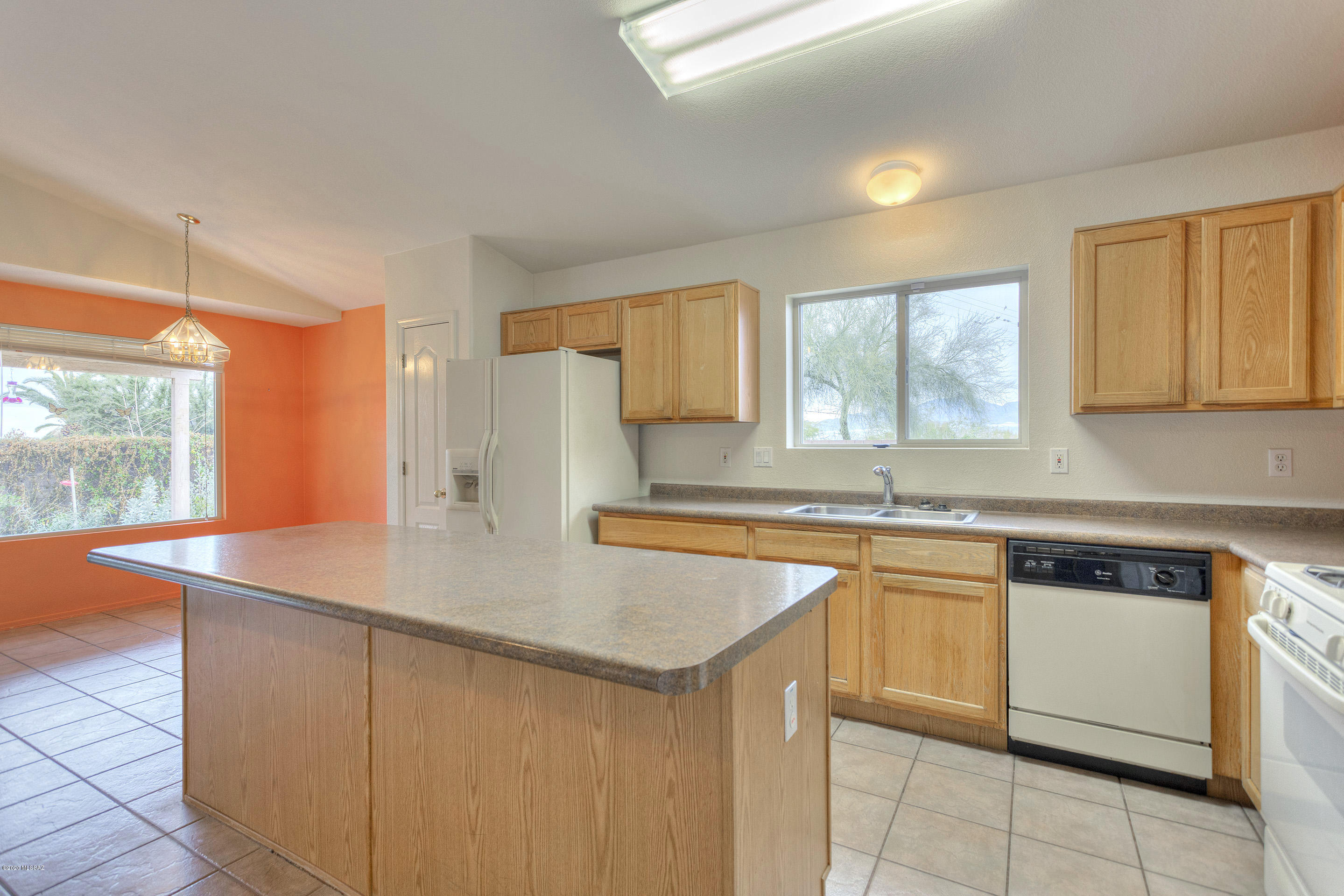 930 S Goldenweed Way