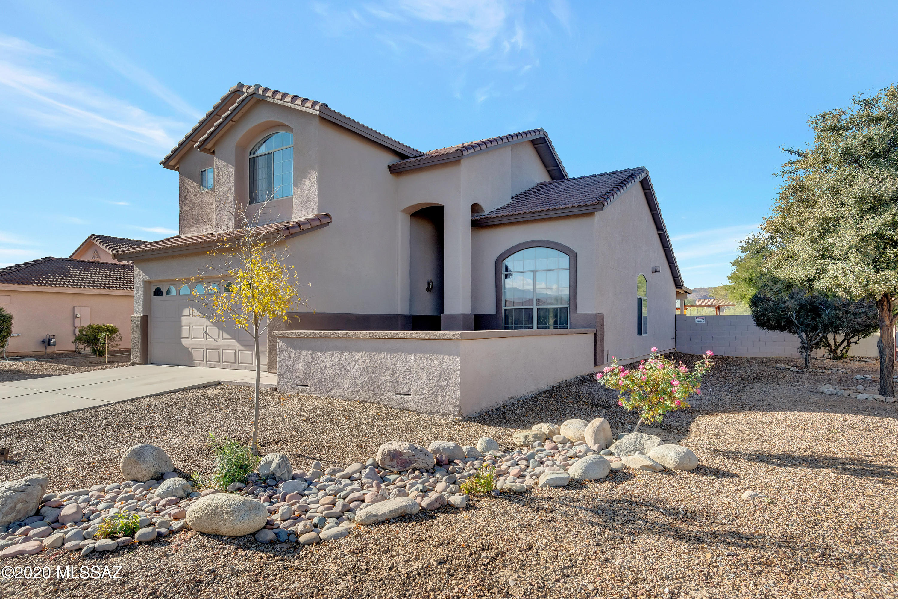 8453 N Cantora Way