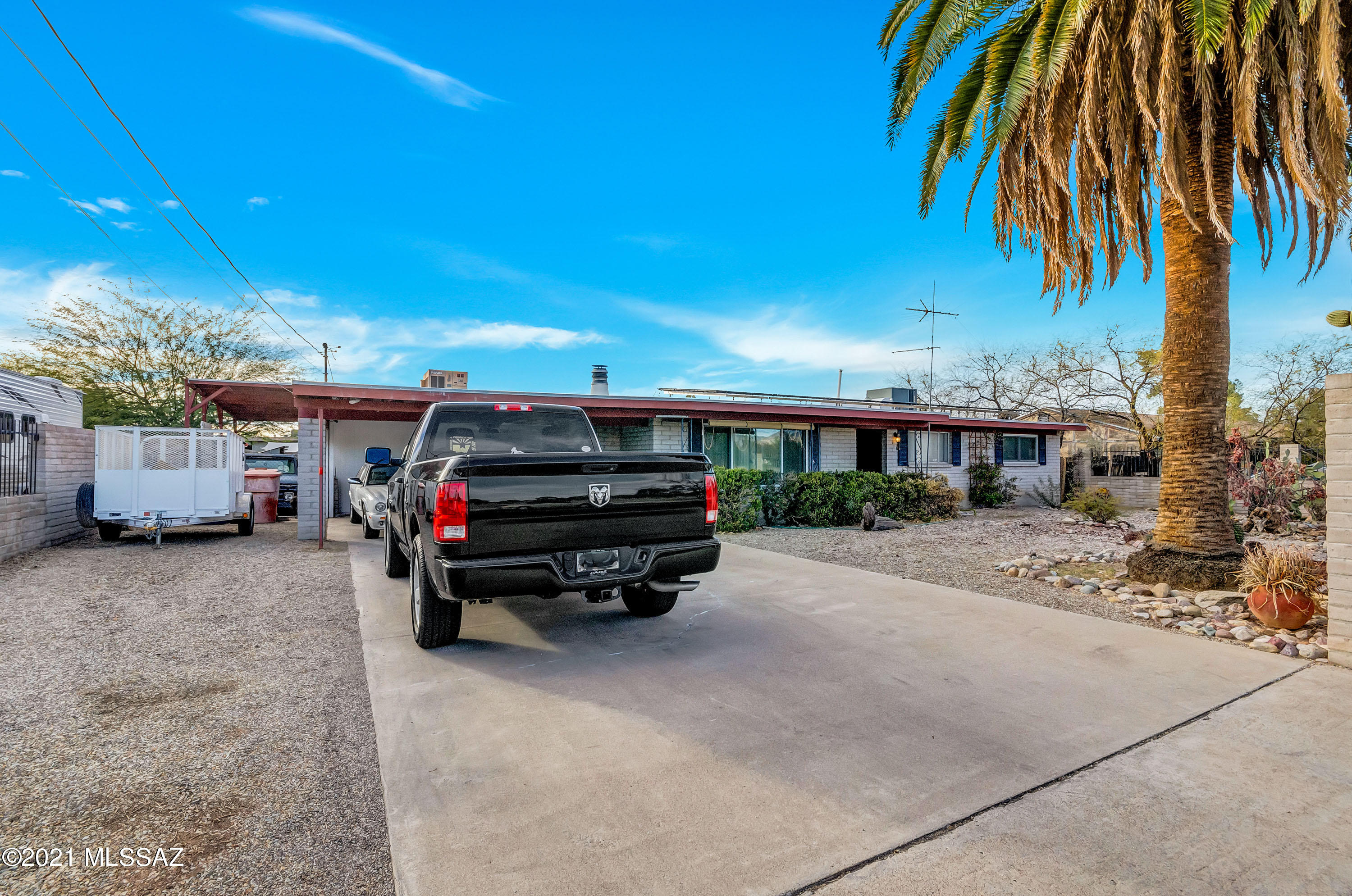 1801 N Rosemont Boulevard
