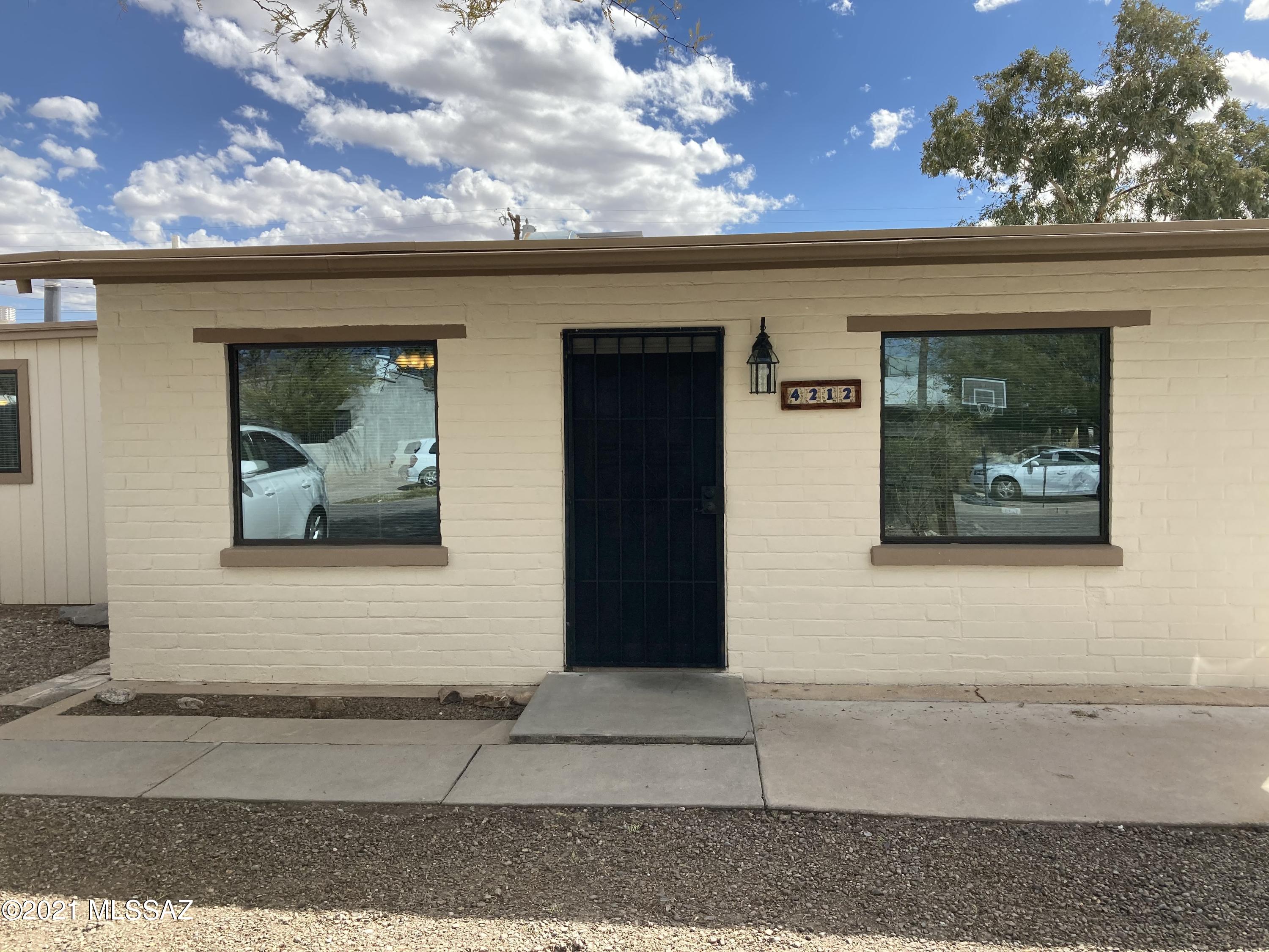 4212 E Paseo Grande