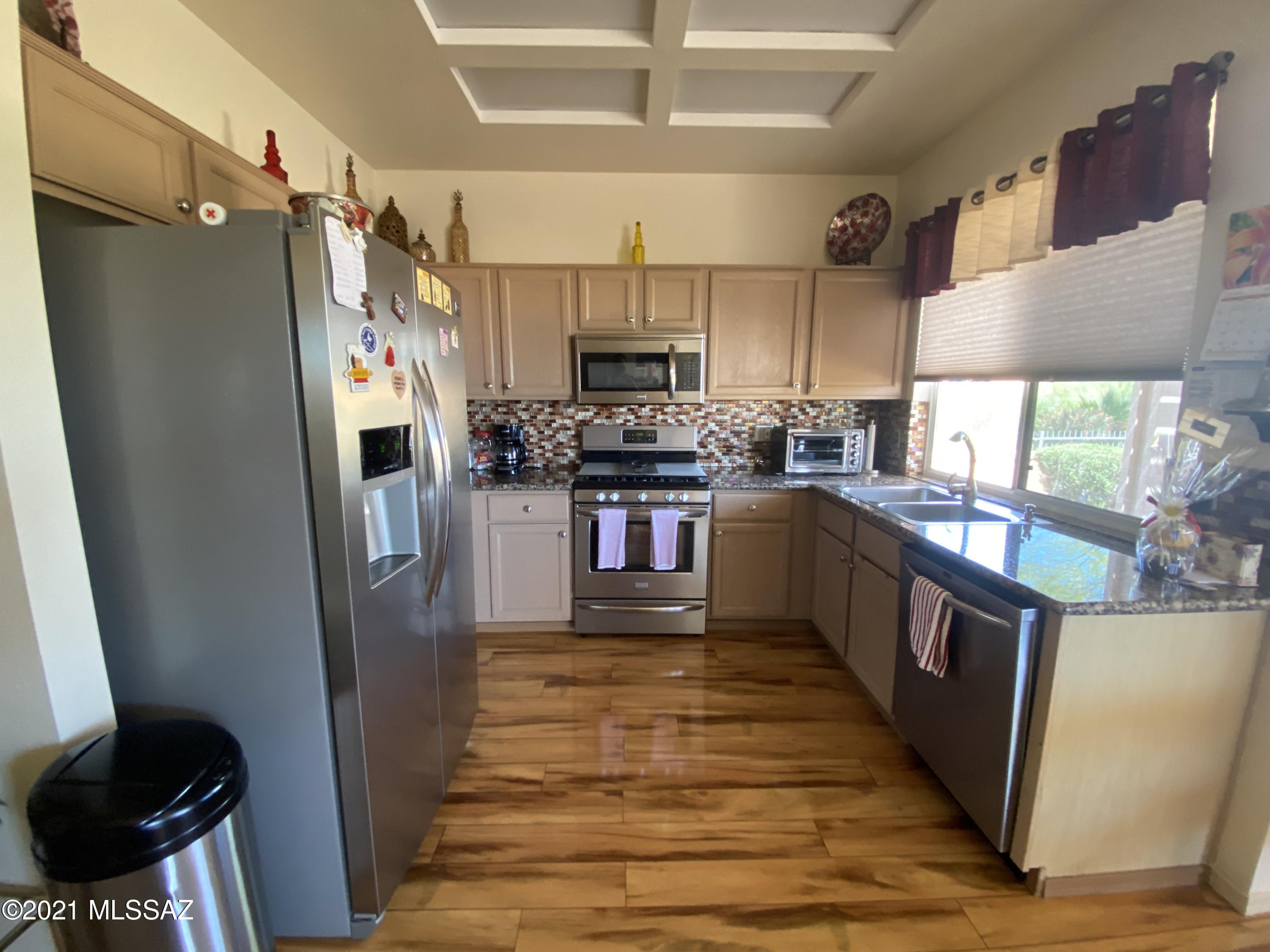 2348 E Coreopsis Way