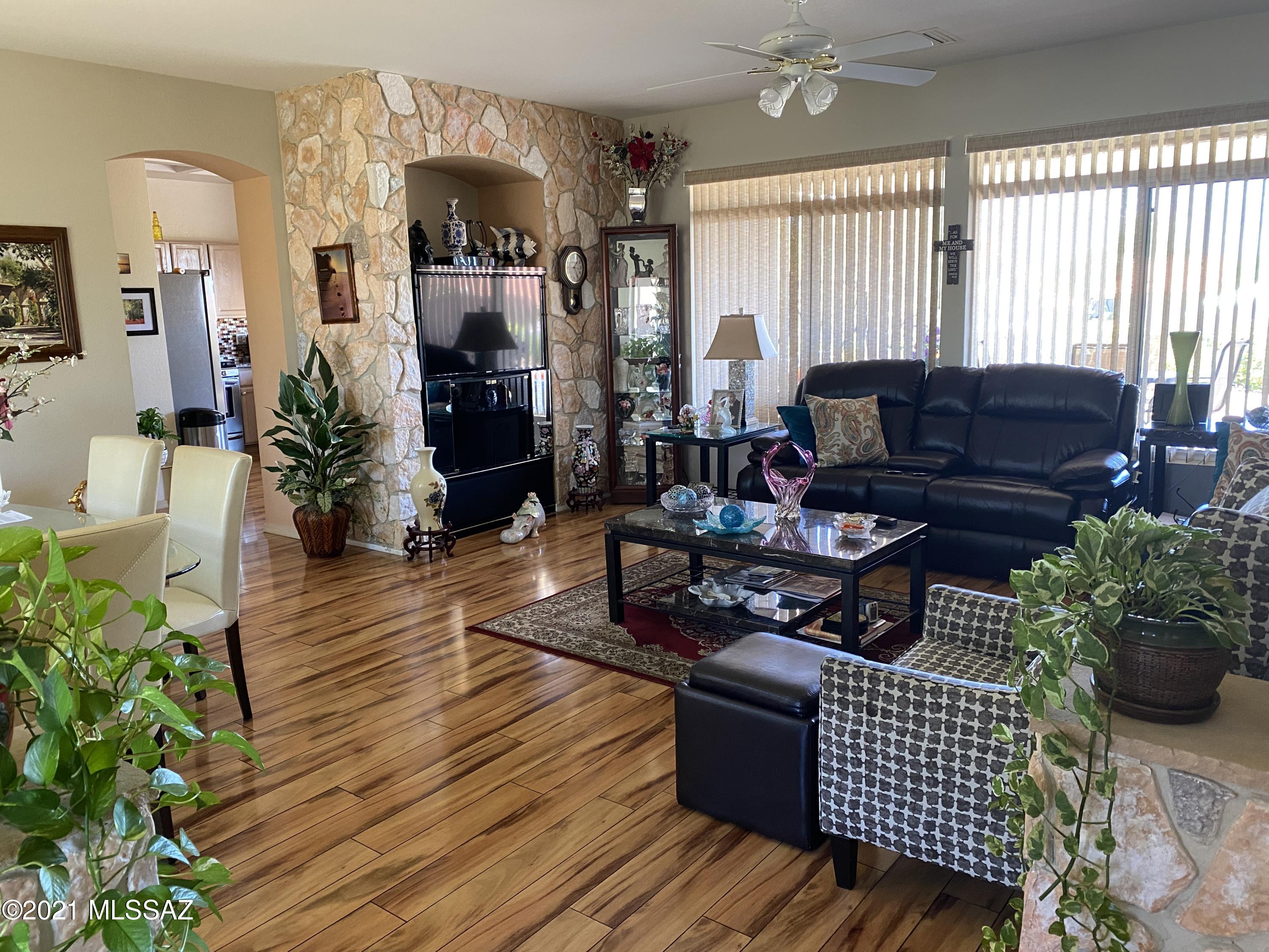 2348 E Coreopsis Way