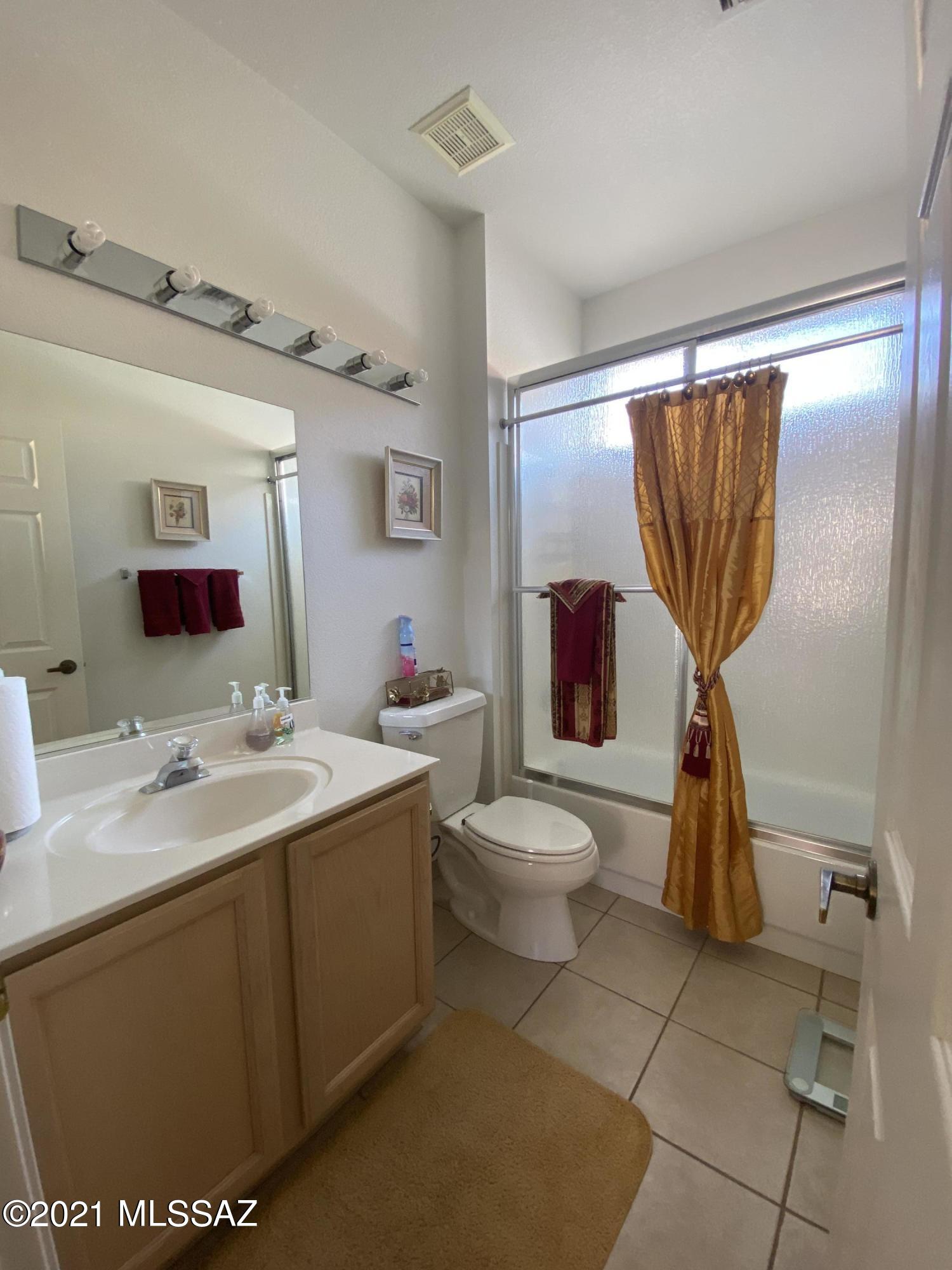 2348 E Coreopsis Way