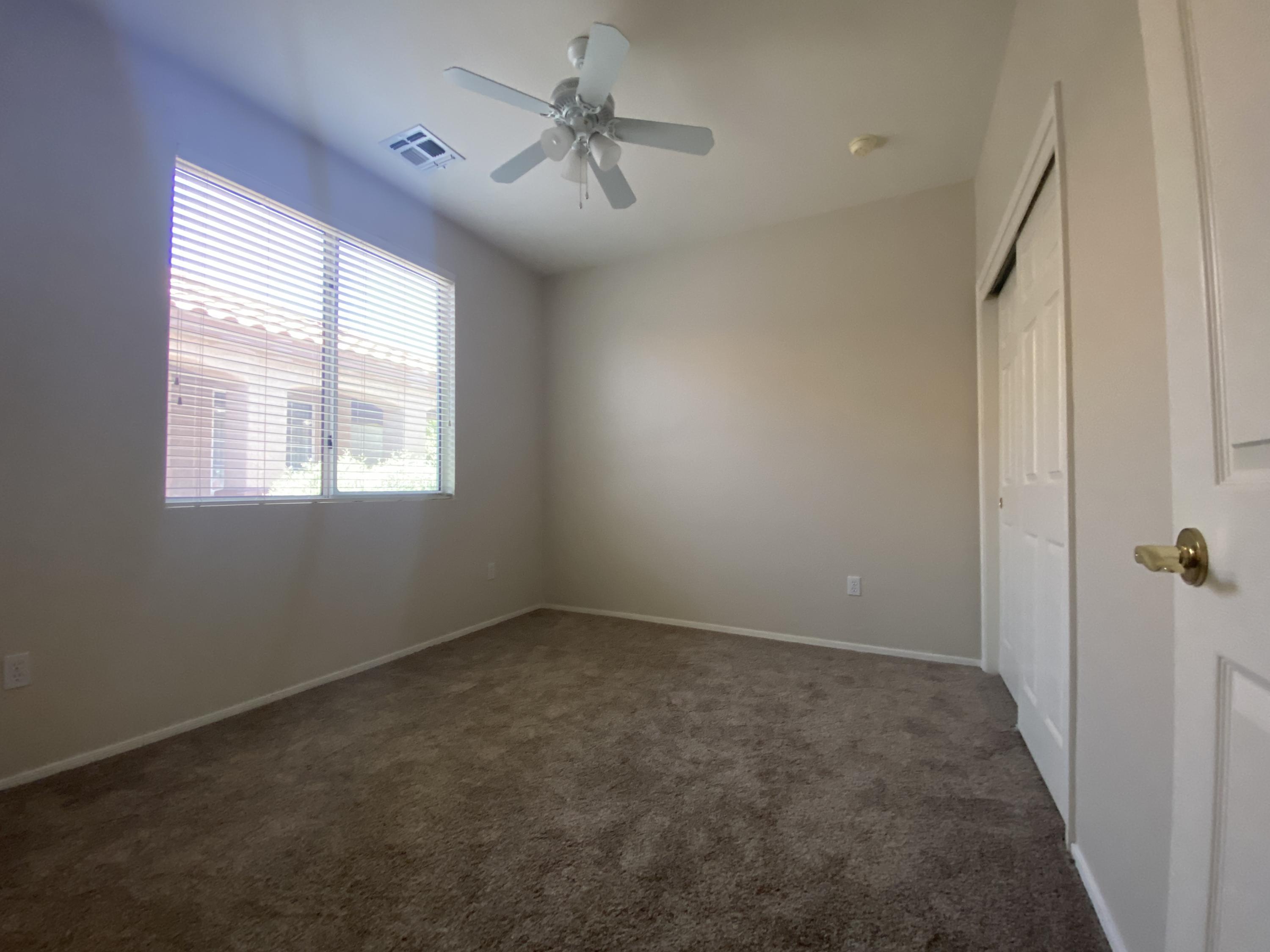 9440 N Twinkling Shadows Way