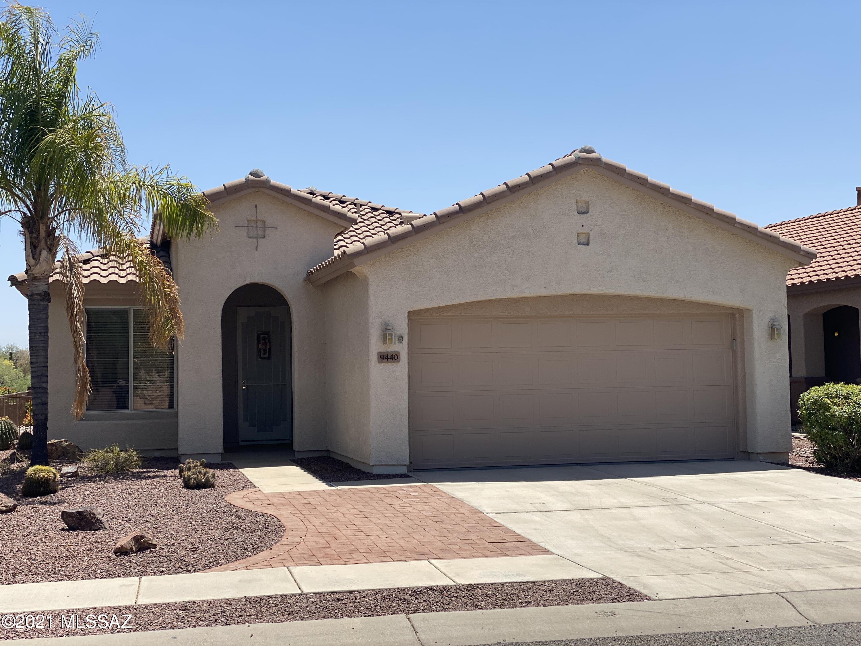 9440 N Twinkling Shadows Way