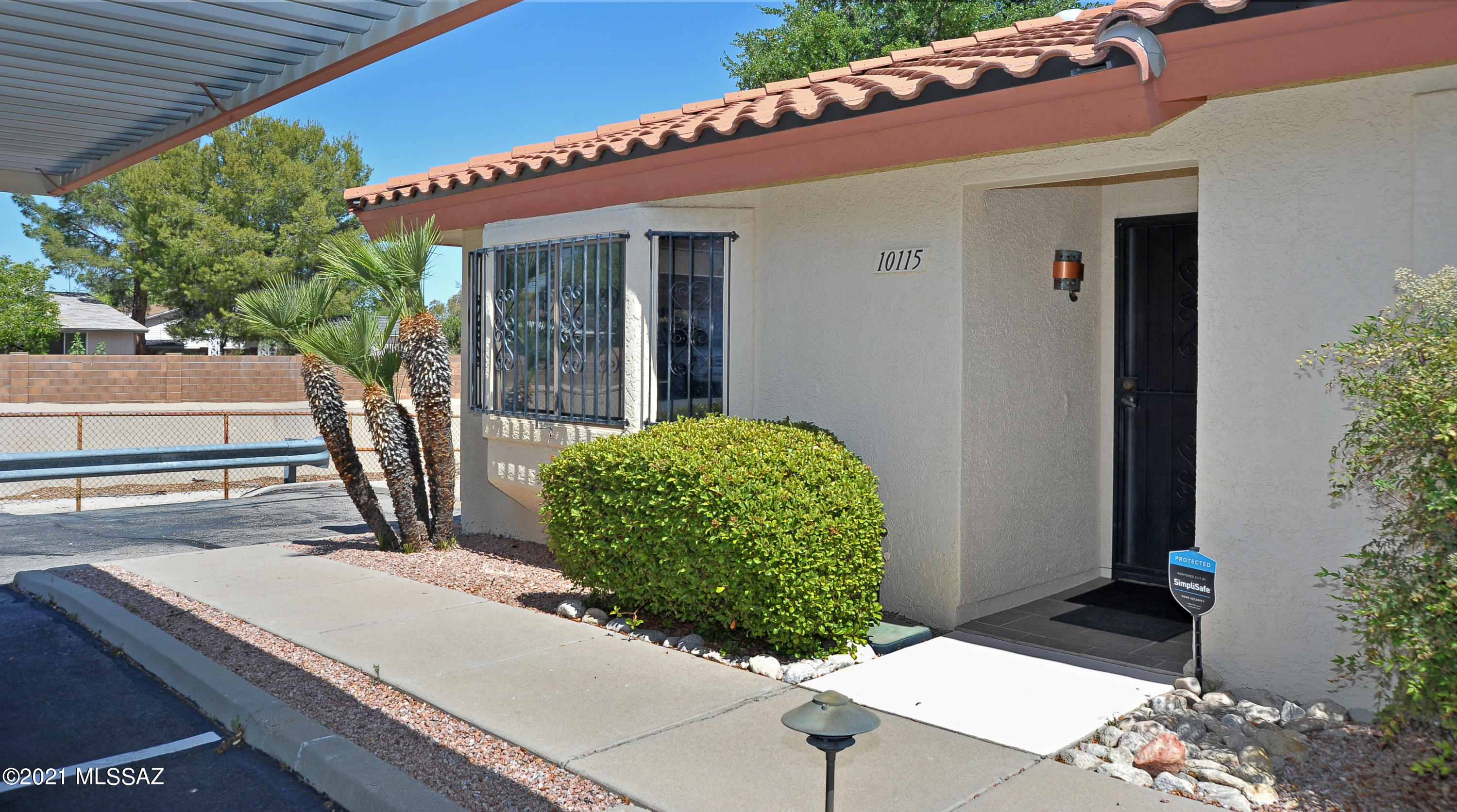 10115 E Arizmo Street