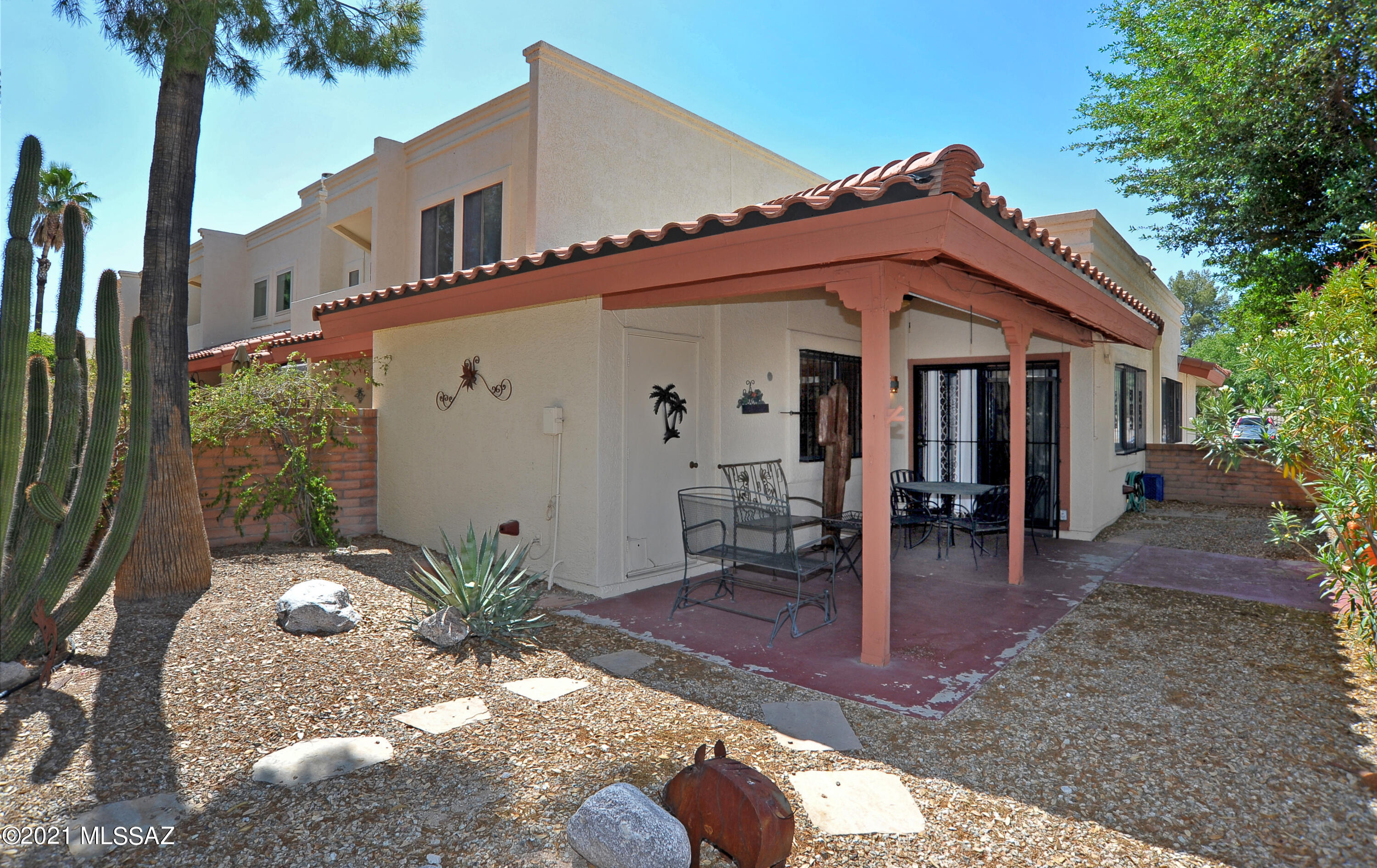 10115 E Arizmo Street