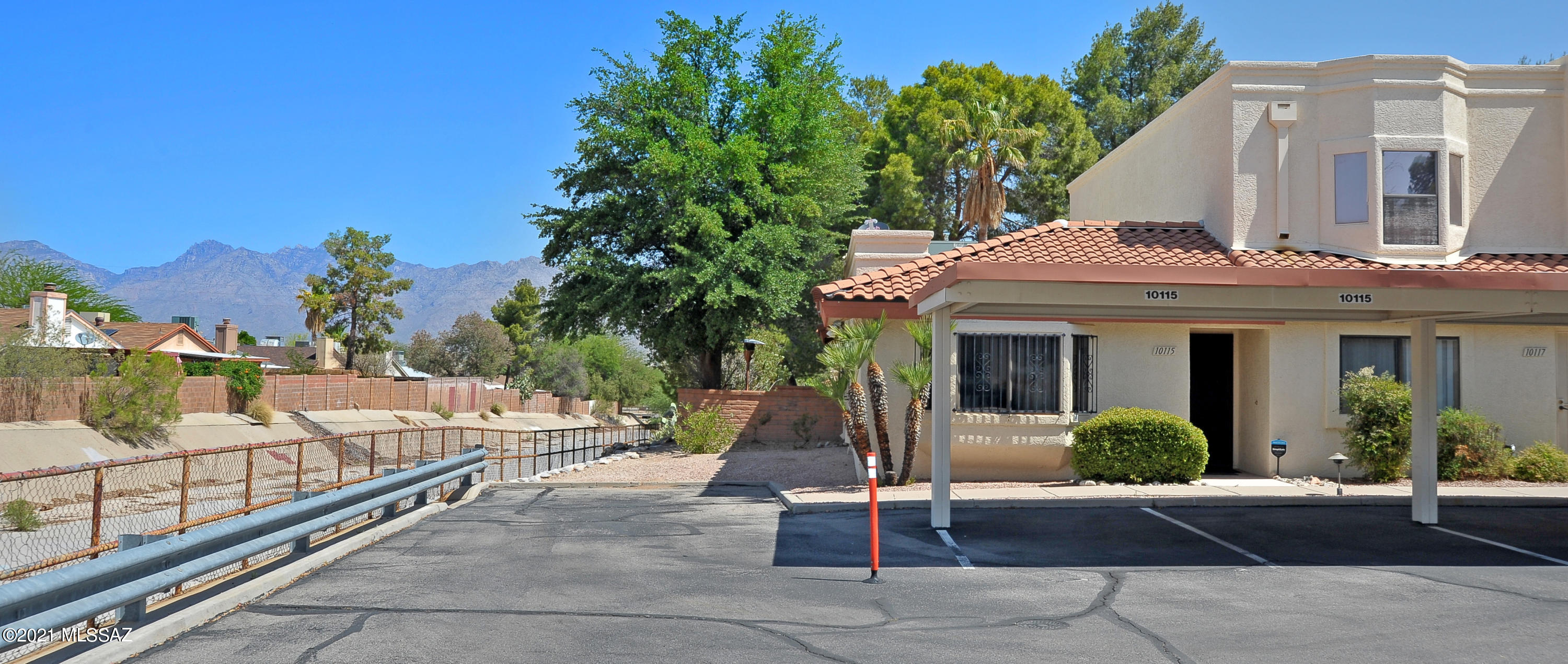 10115 E Arizmo Street