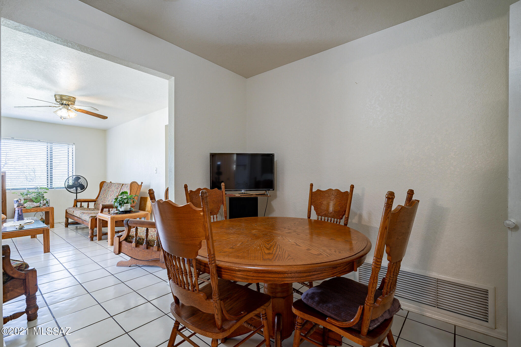 245 Cuarzo Court