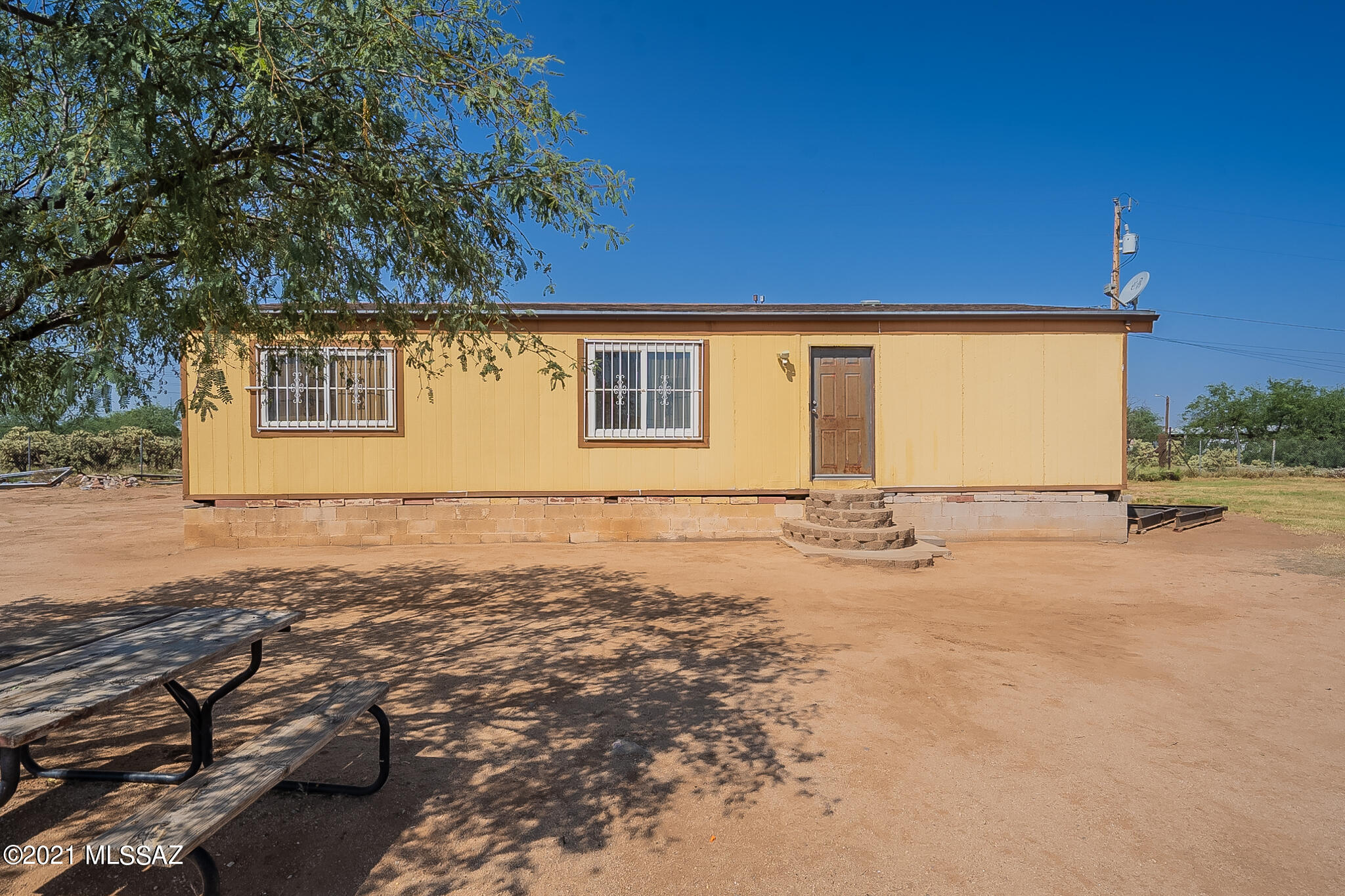 5251 W Elvado