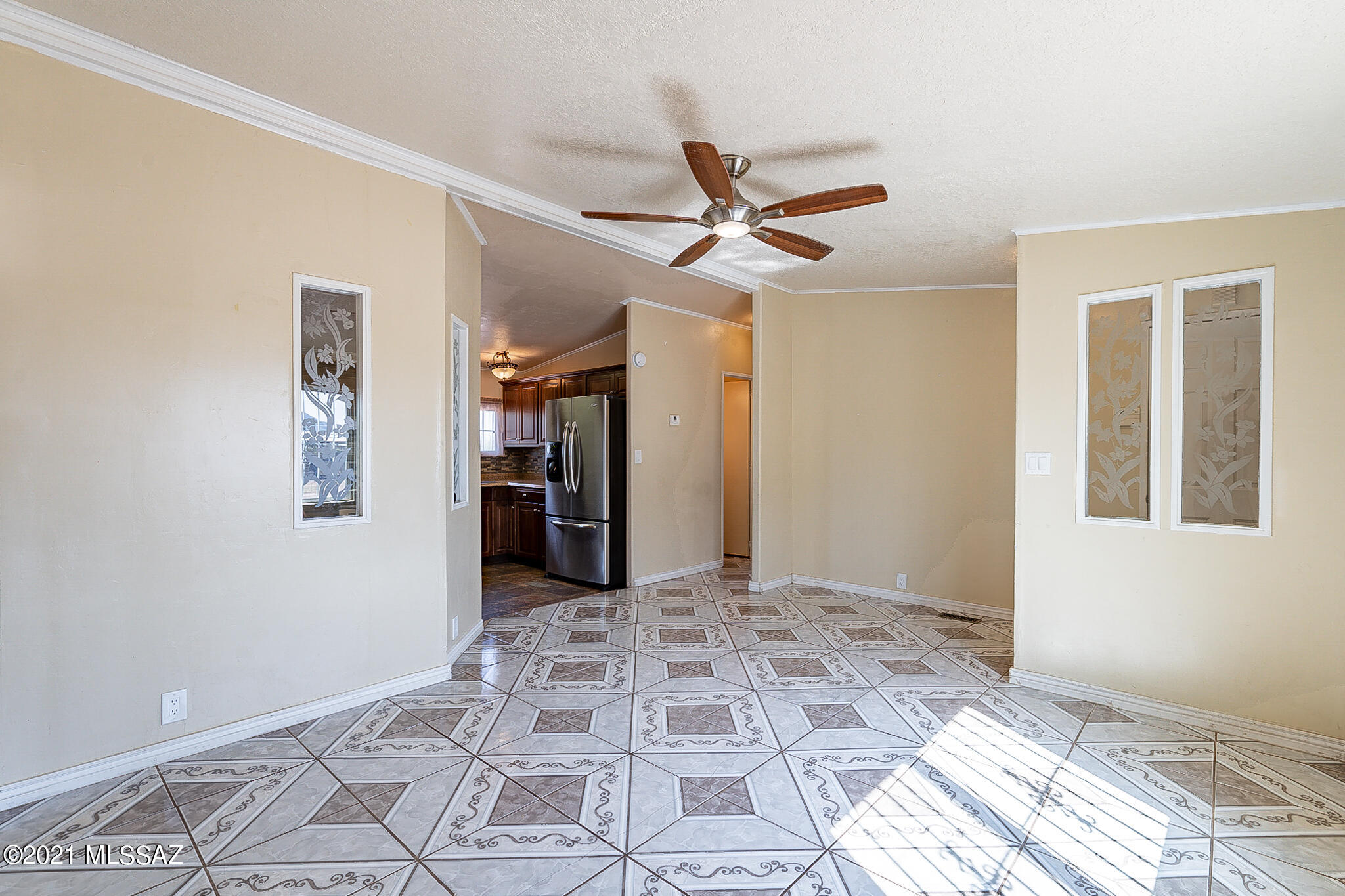 5251 W Elvado