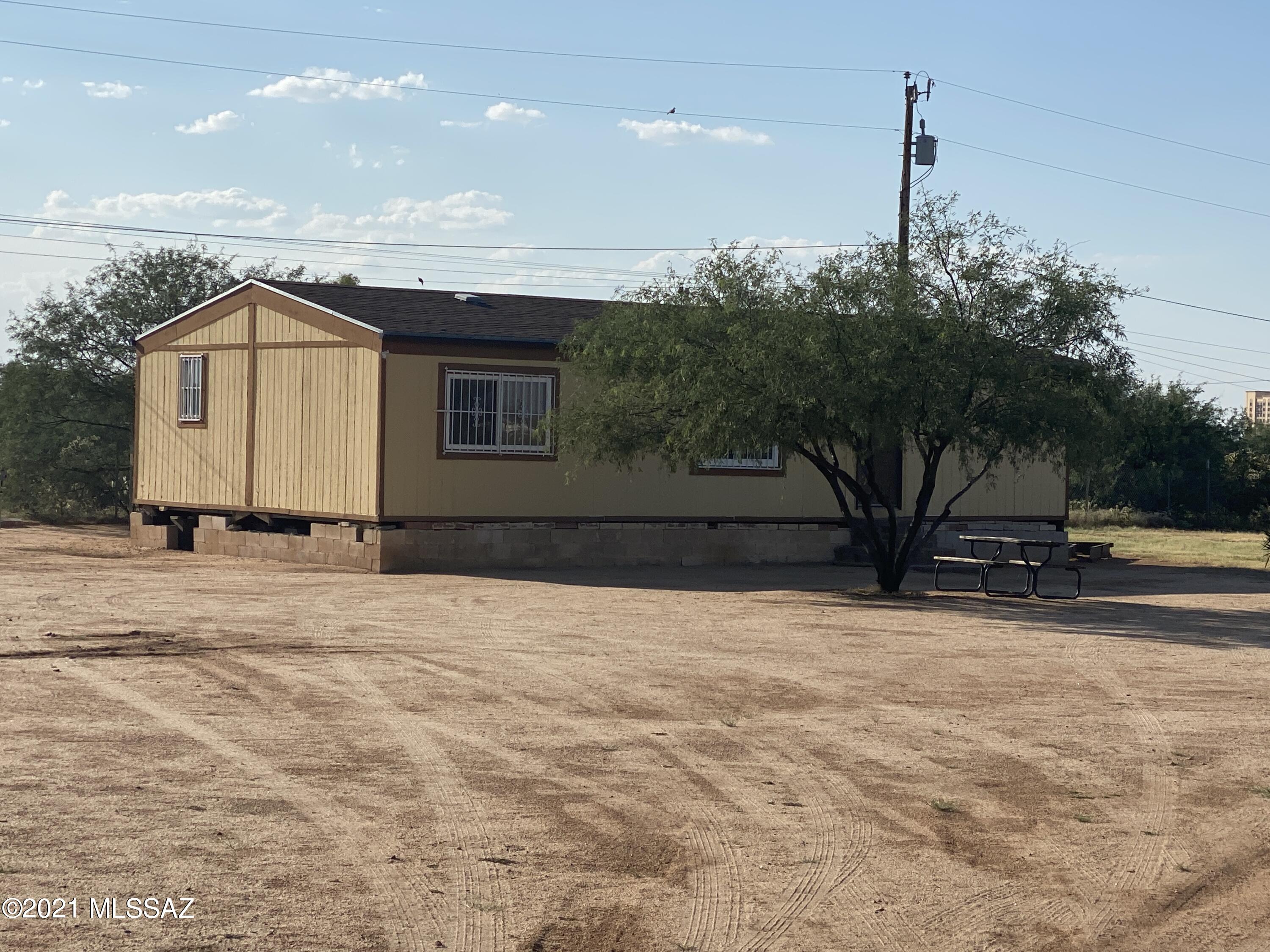 5251 W Elvado
