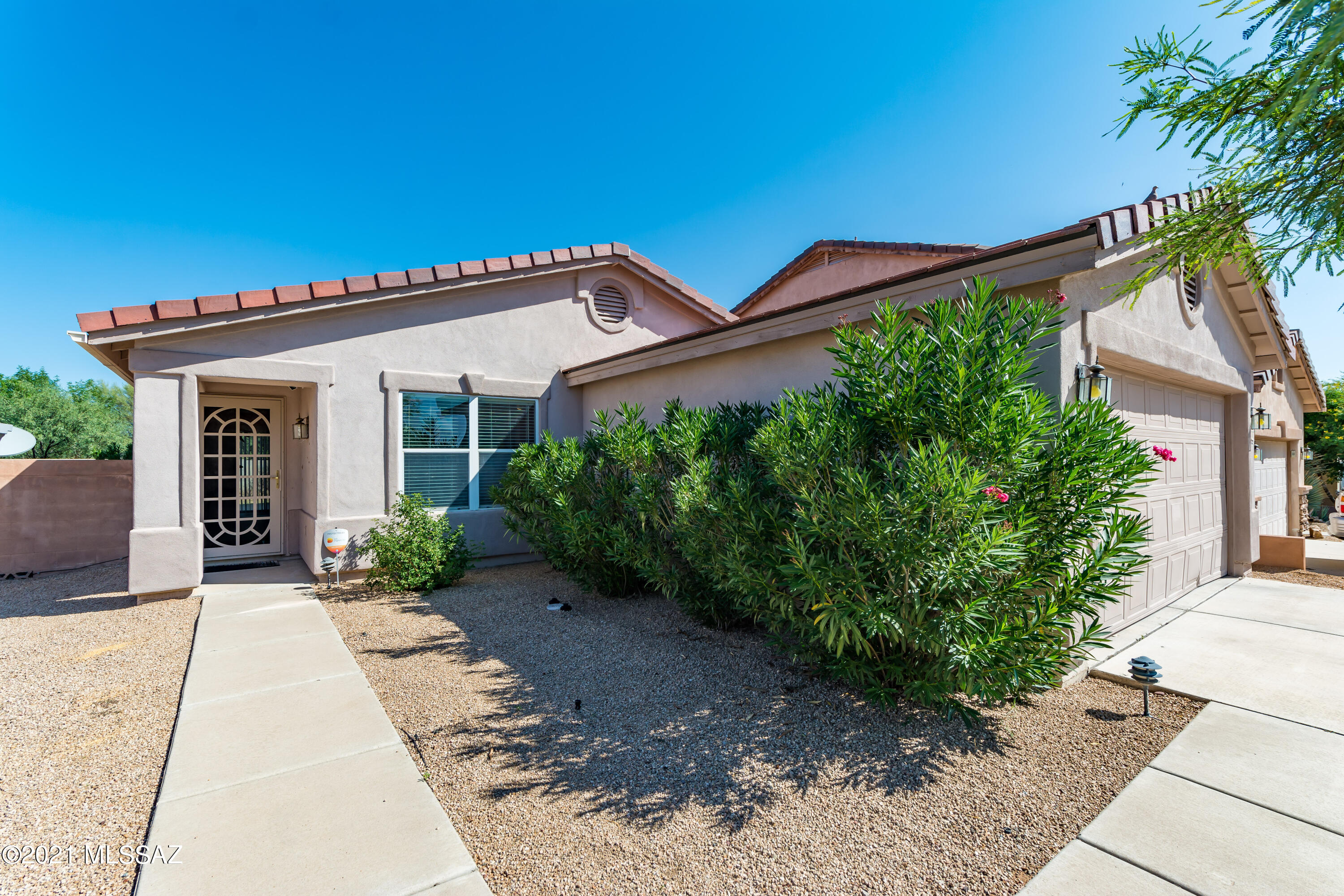 131 E Majesty Palm Place