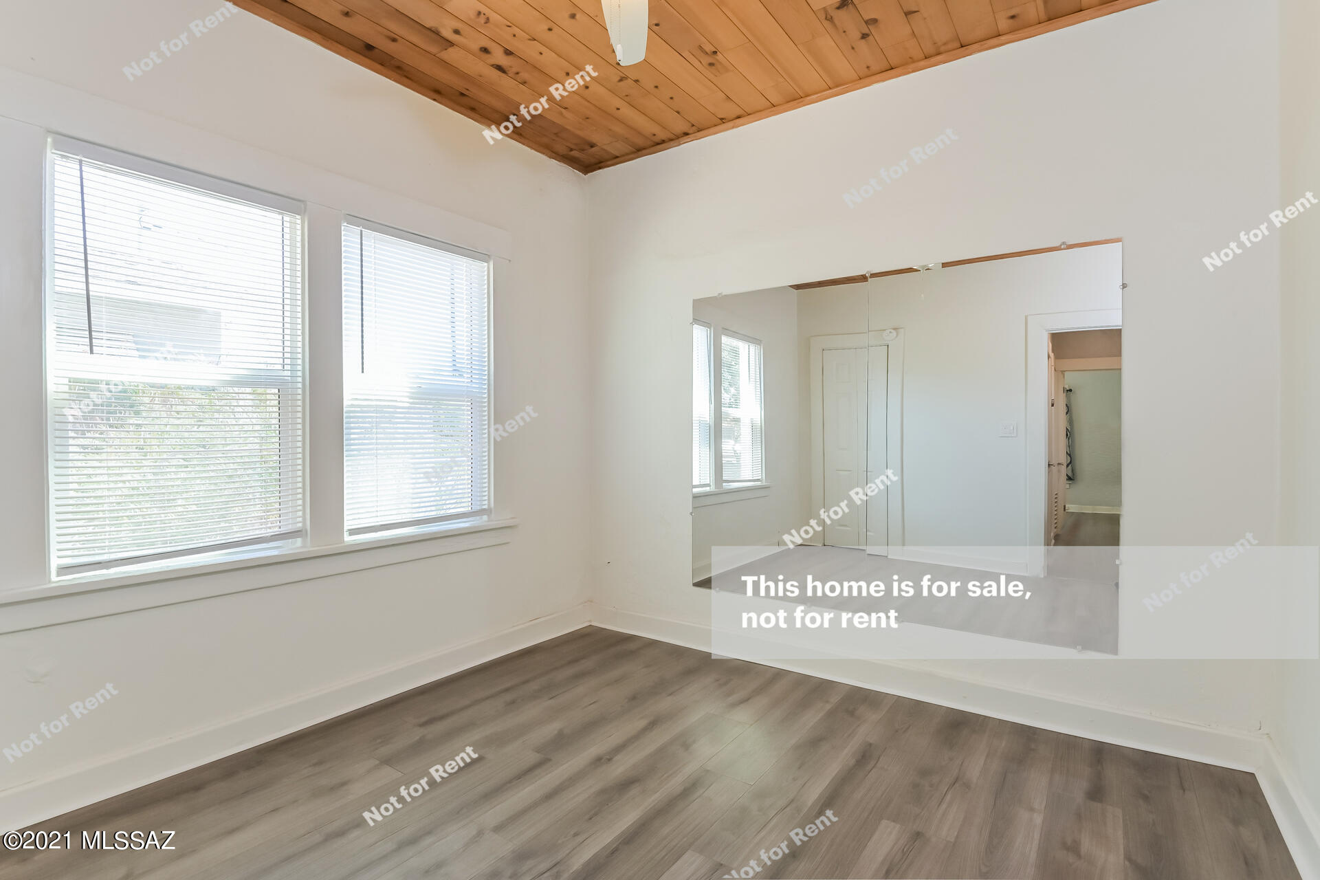 1332 E 9Th Street