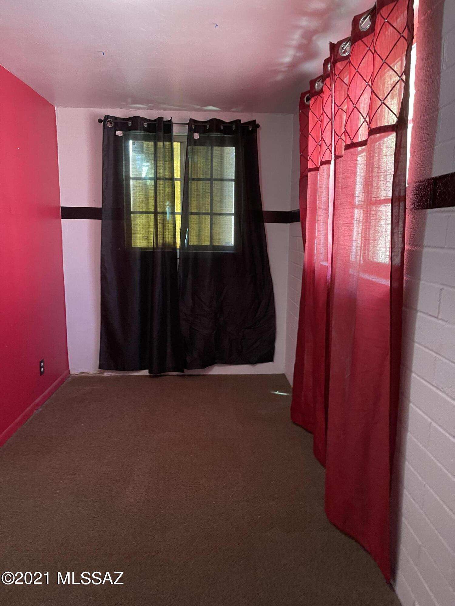 720 W Budmoore Terrace