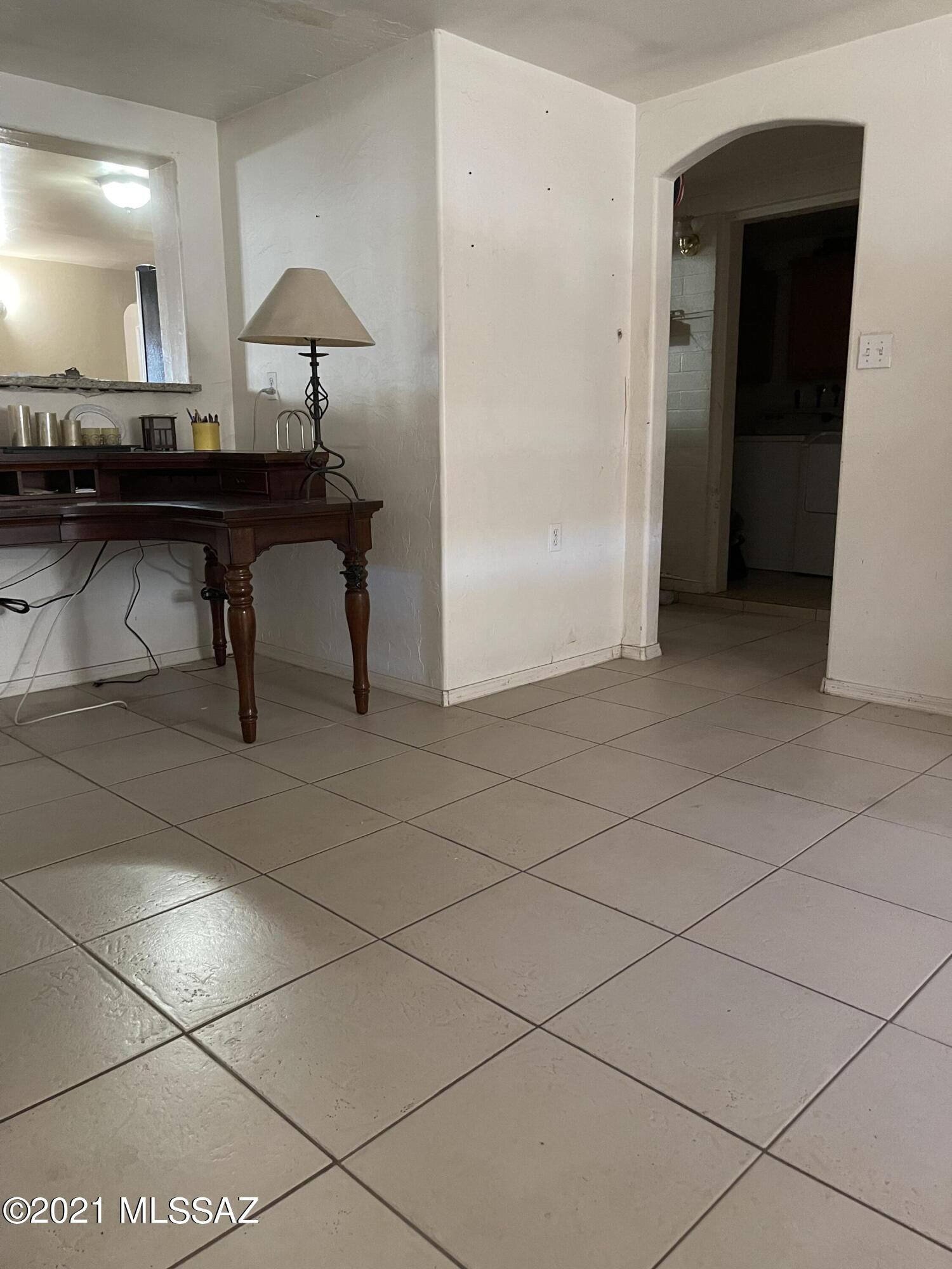 720 W Budmoore Terrace