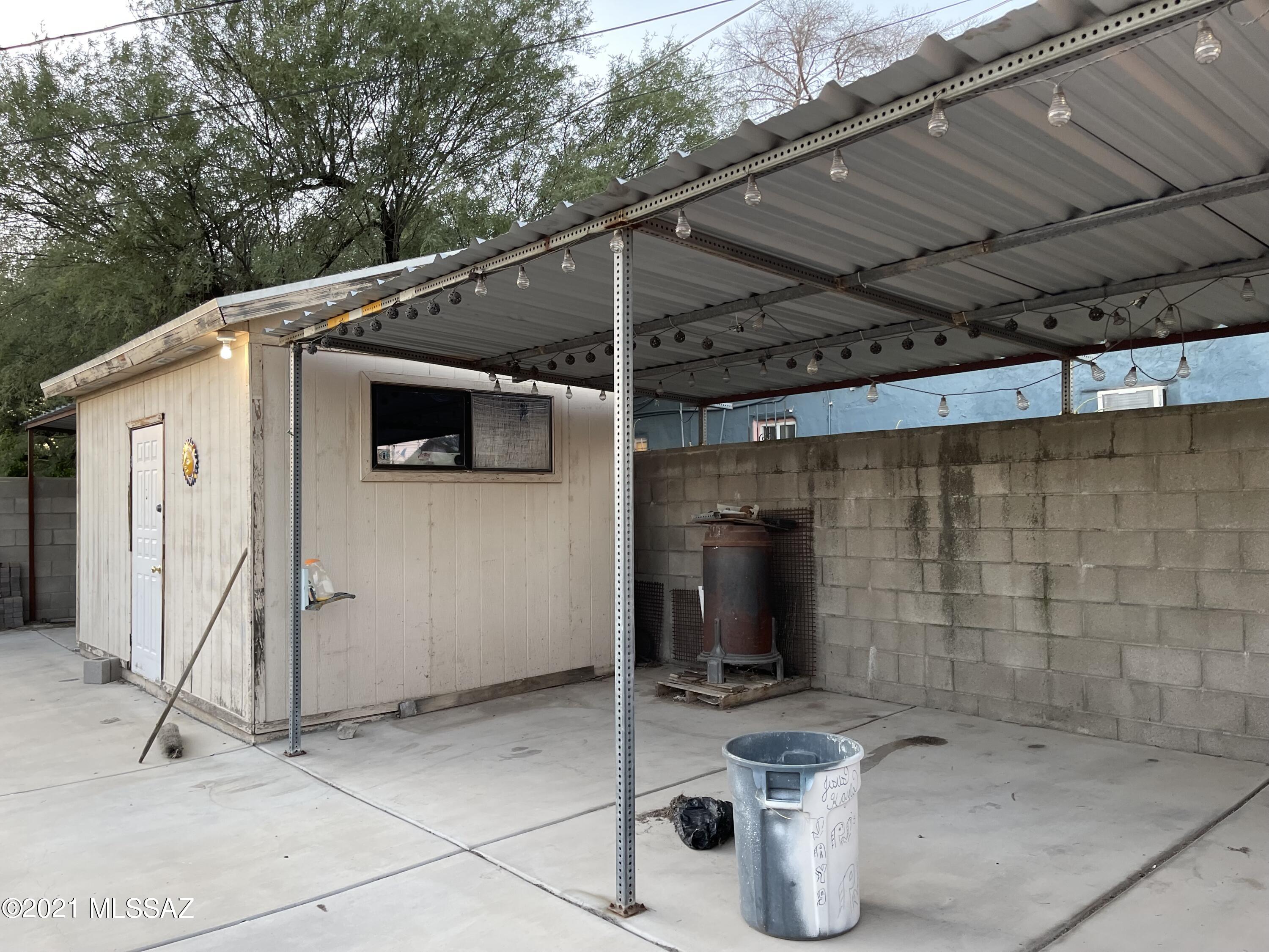 720 W Budmoore Terrace