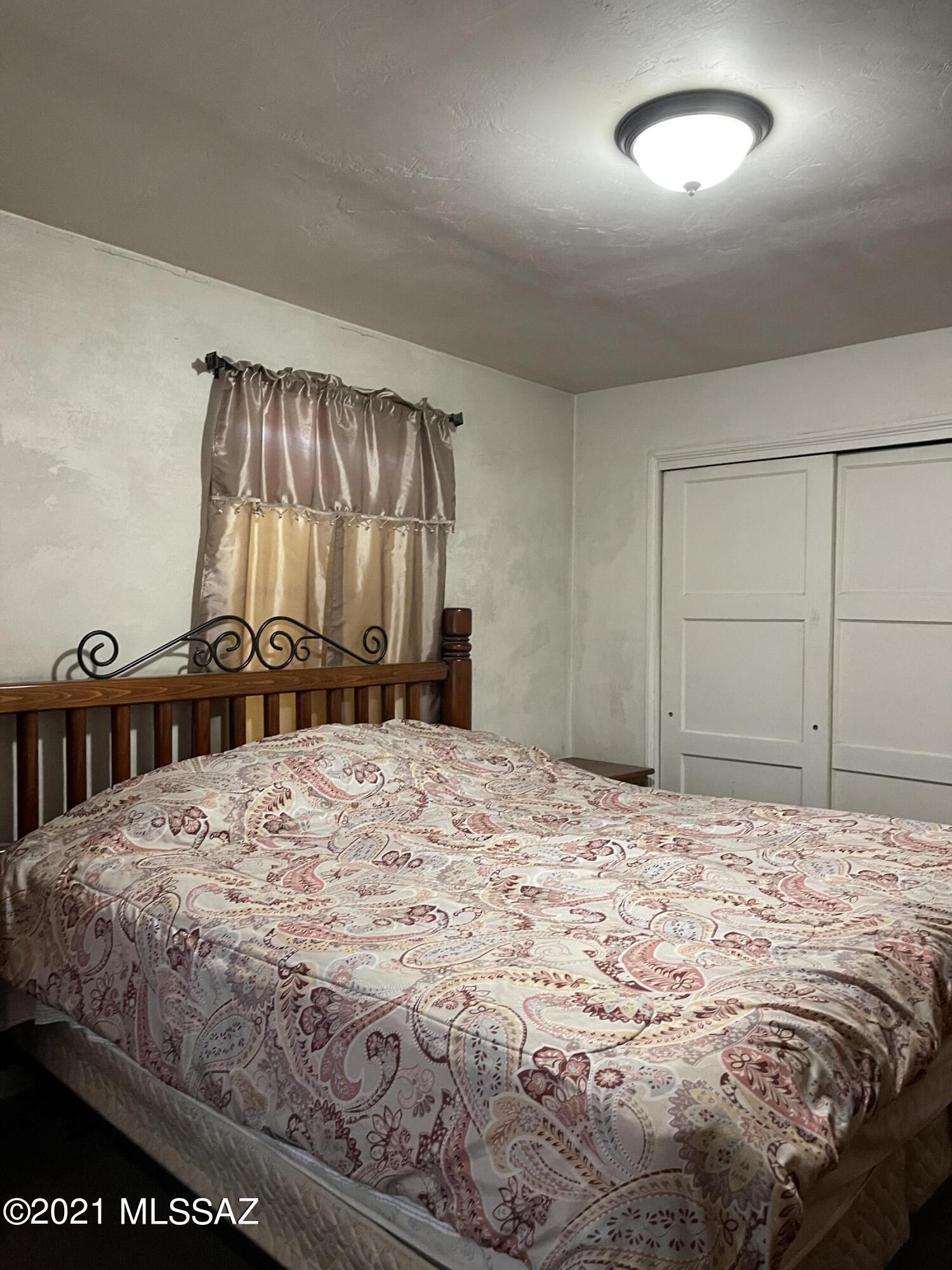 720 W Budmoore Terrace