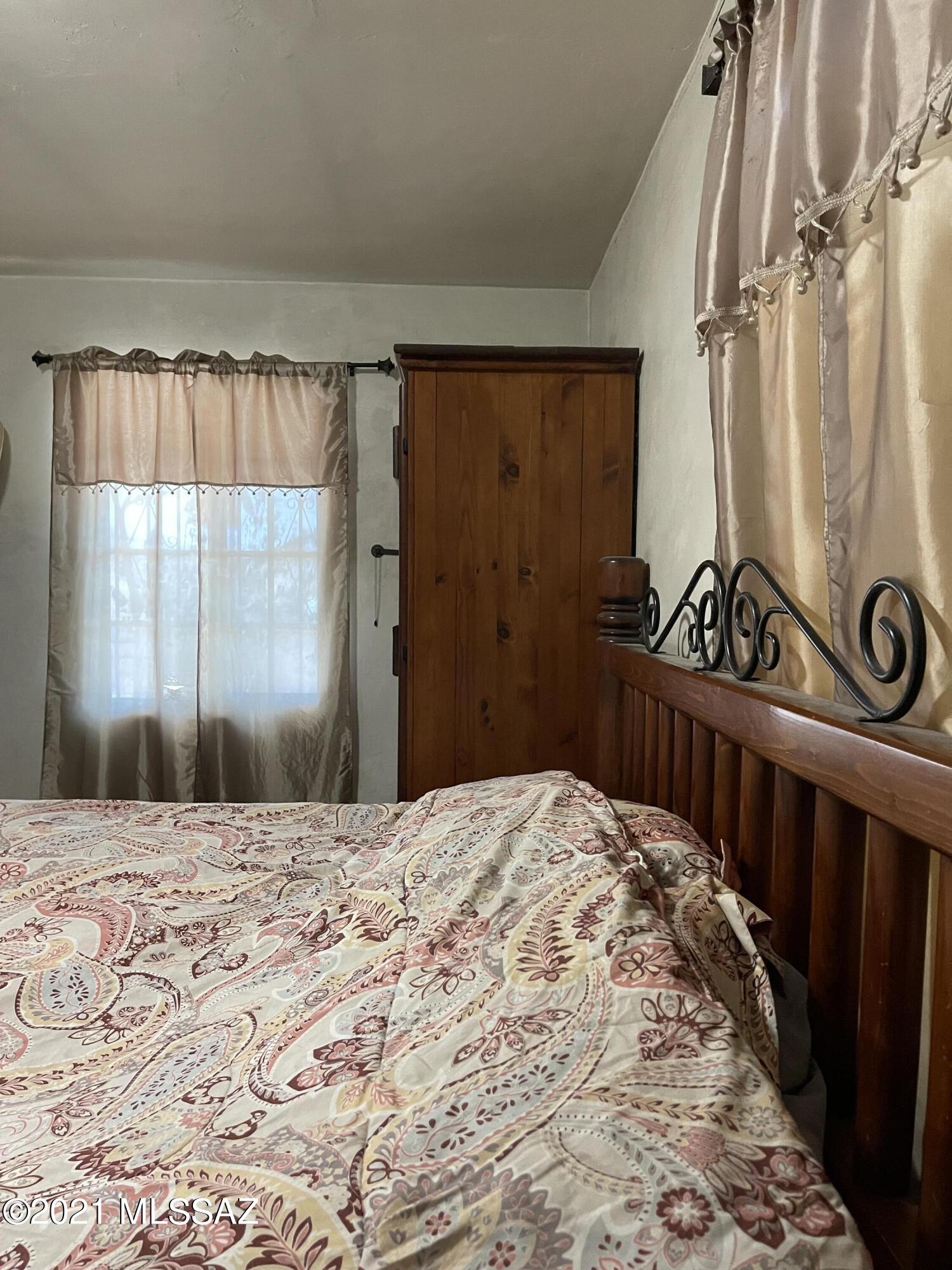 720 W Budmoore Terrace