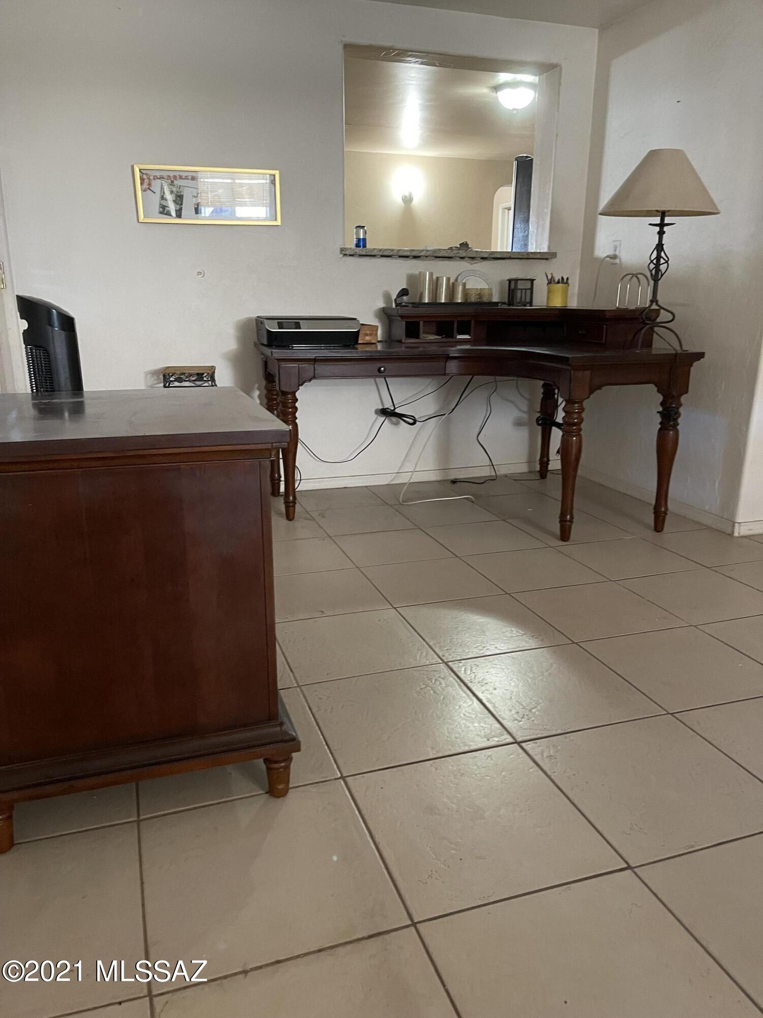 720 W Budmoore Terrace