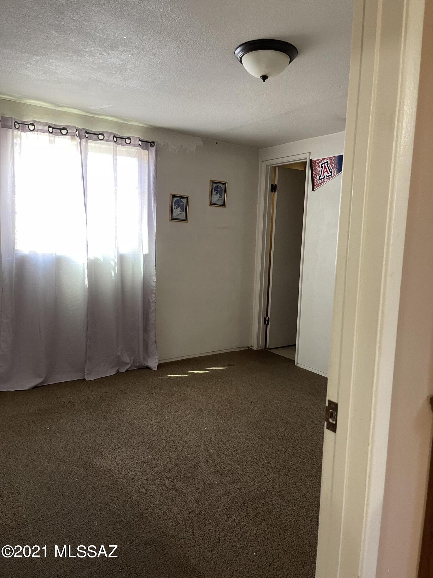 720 W Budmoore Terrace