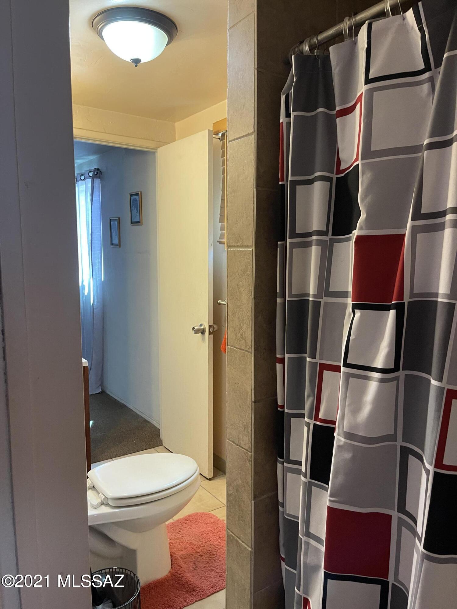 720 W Budmoore Terrace