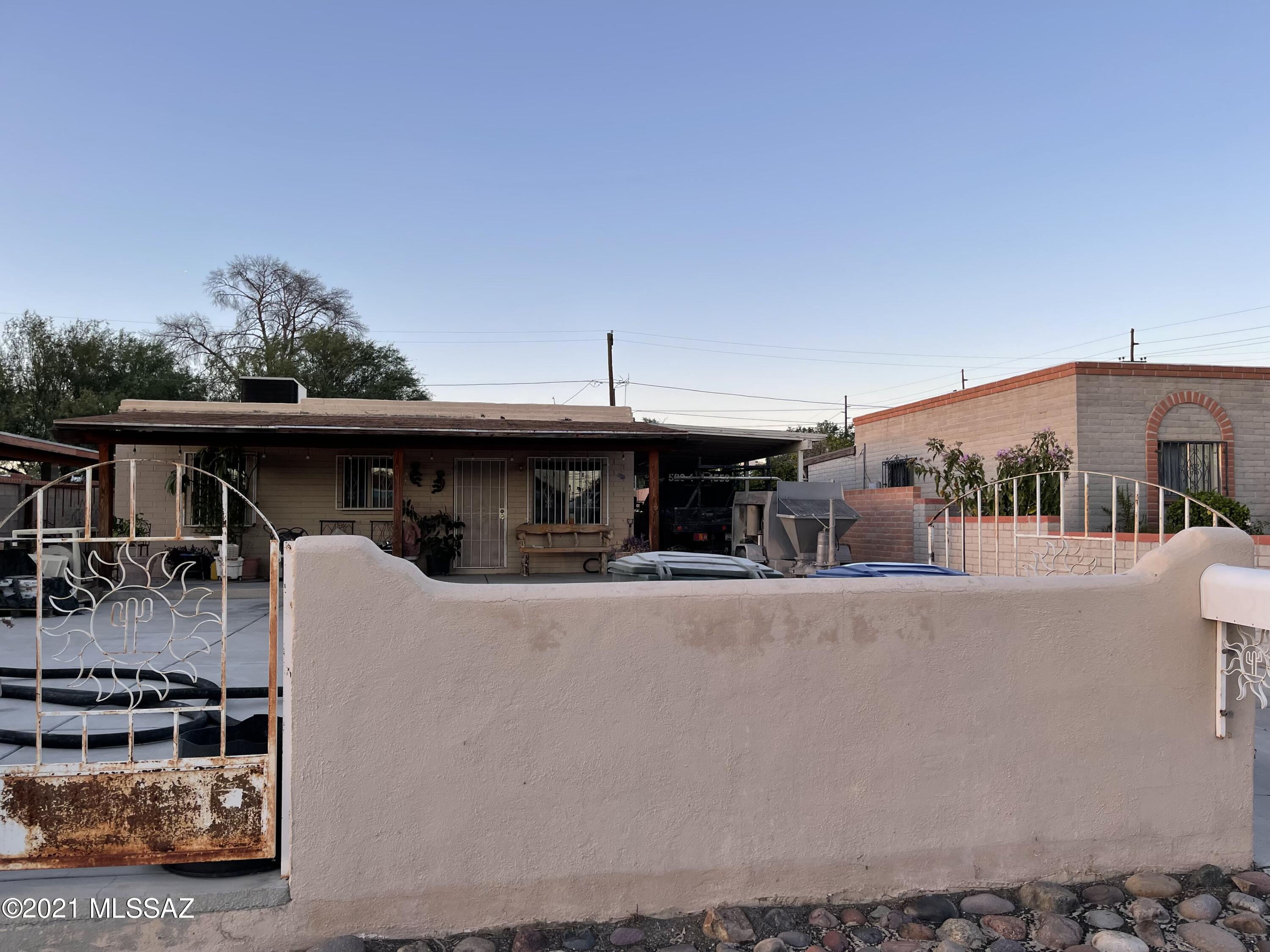 720 W Budmoore Terrace