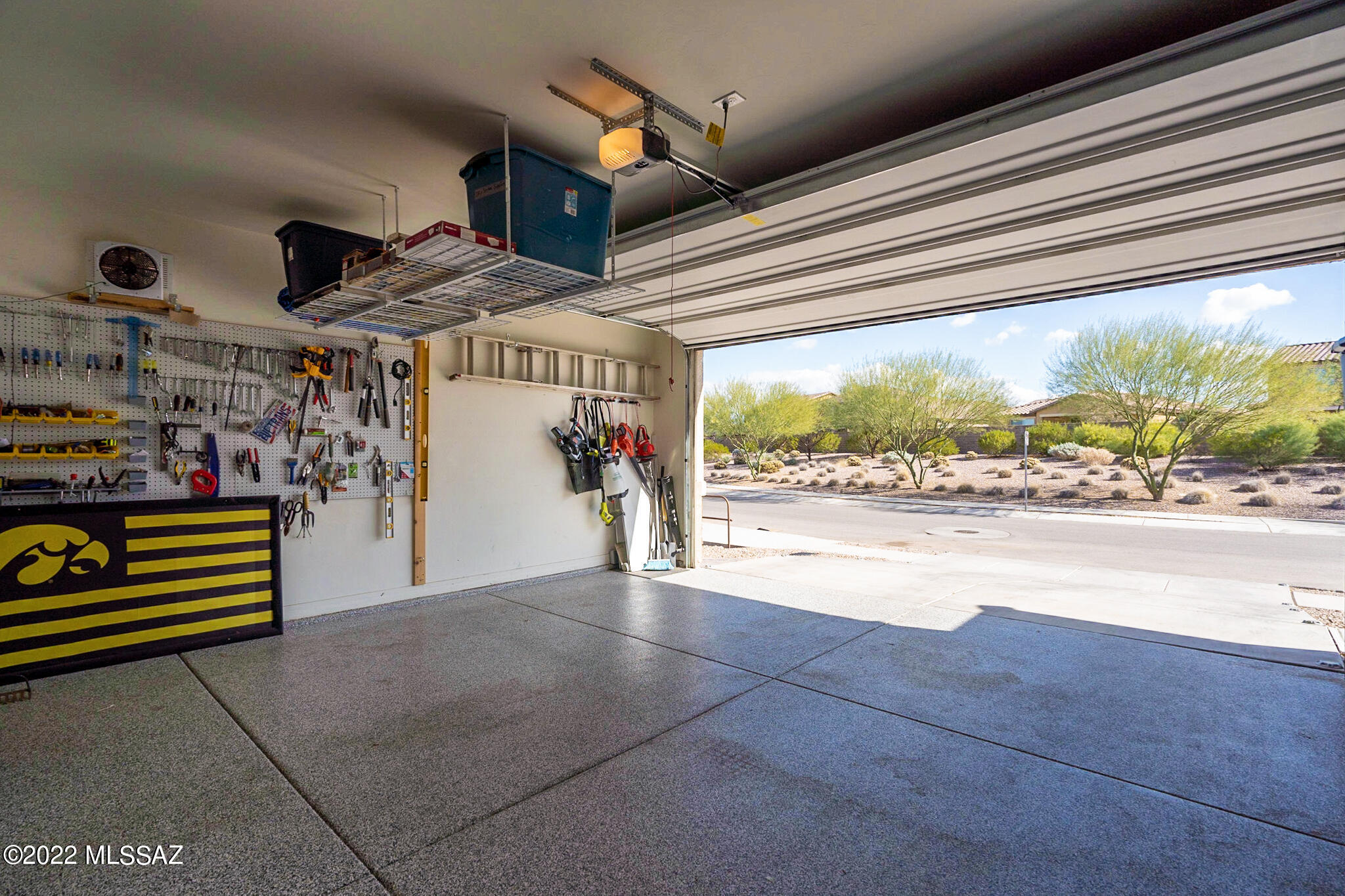 6440 E Via Jardin Verde