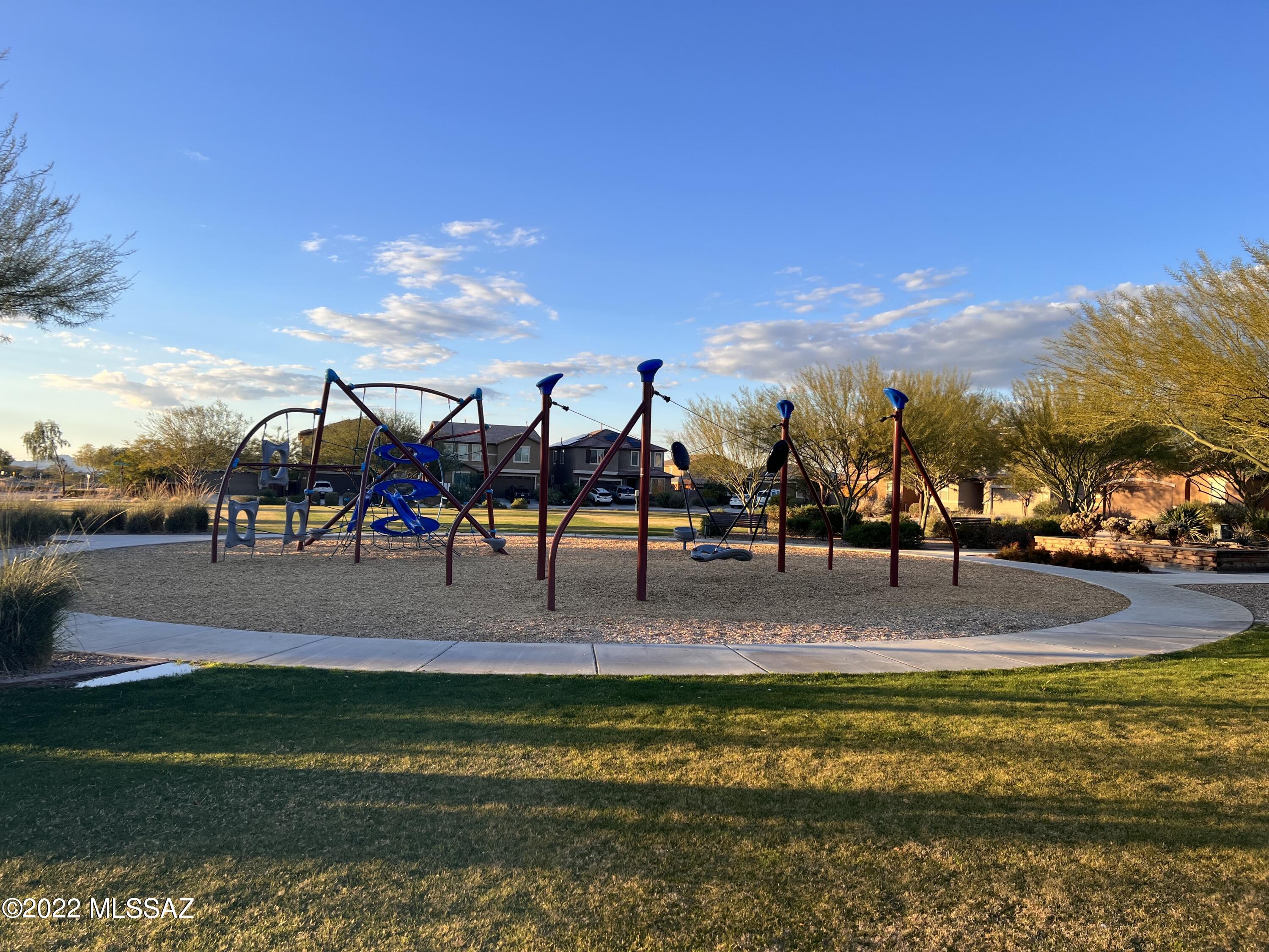 6440 E Via Jardin Verde