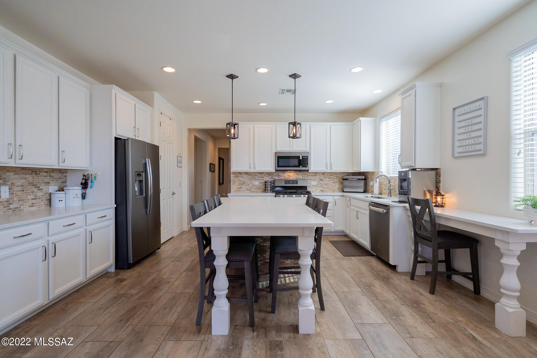 6440 E Via Jardin Verde
