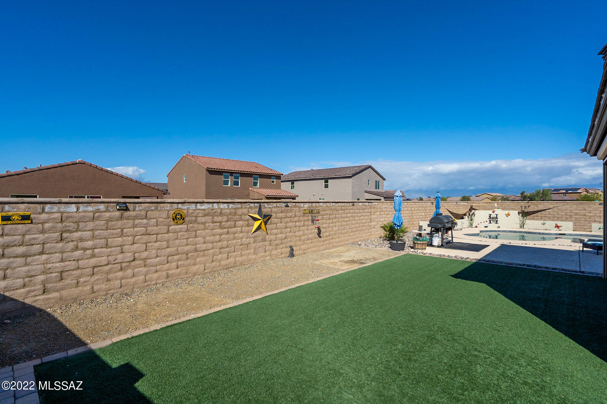 6440 E Via Jardin Verde