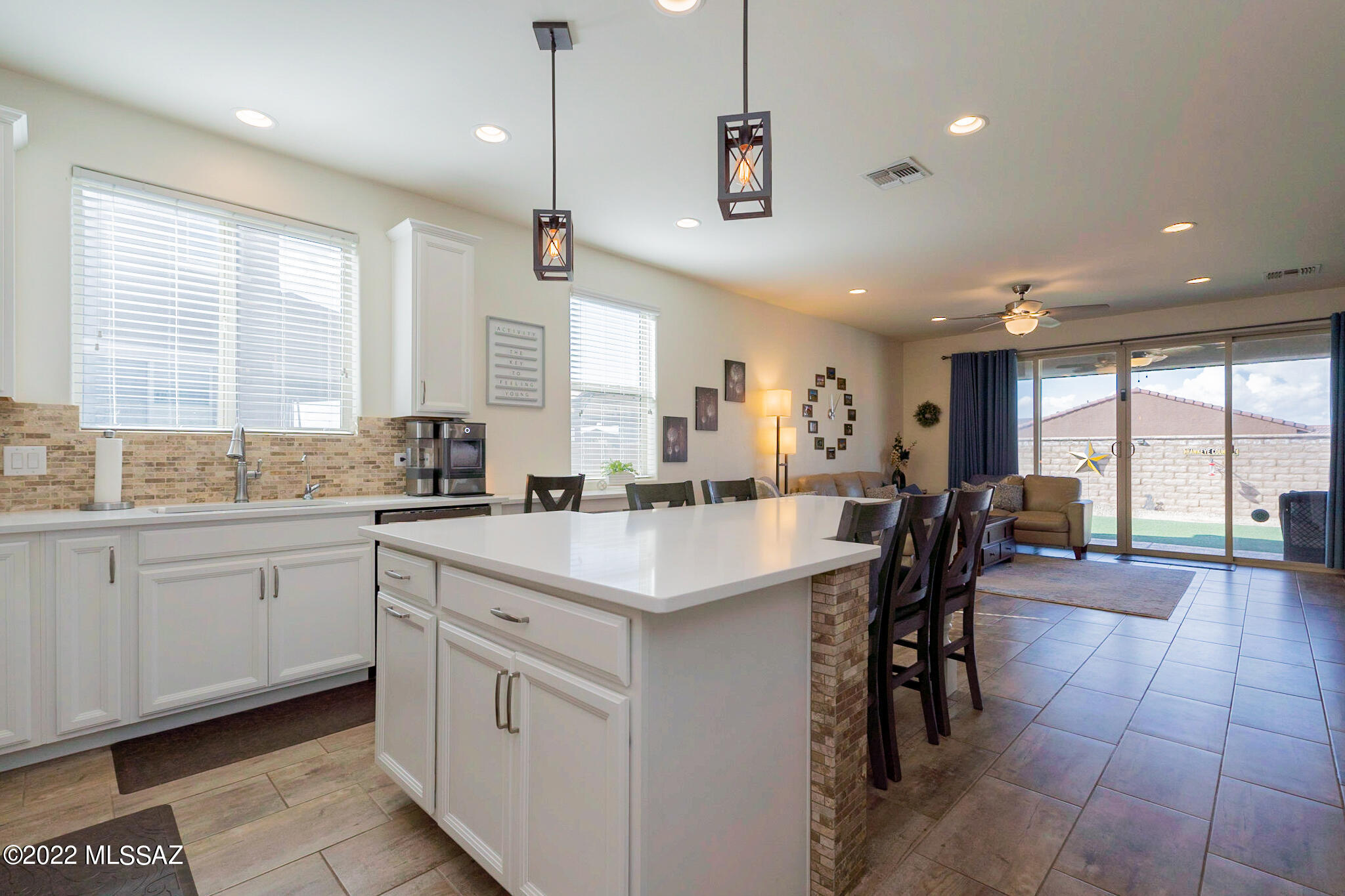 6440 E Via Jardin Verde