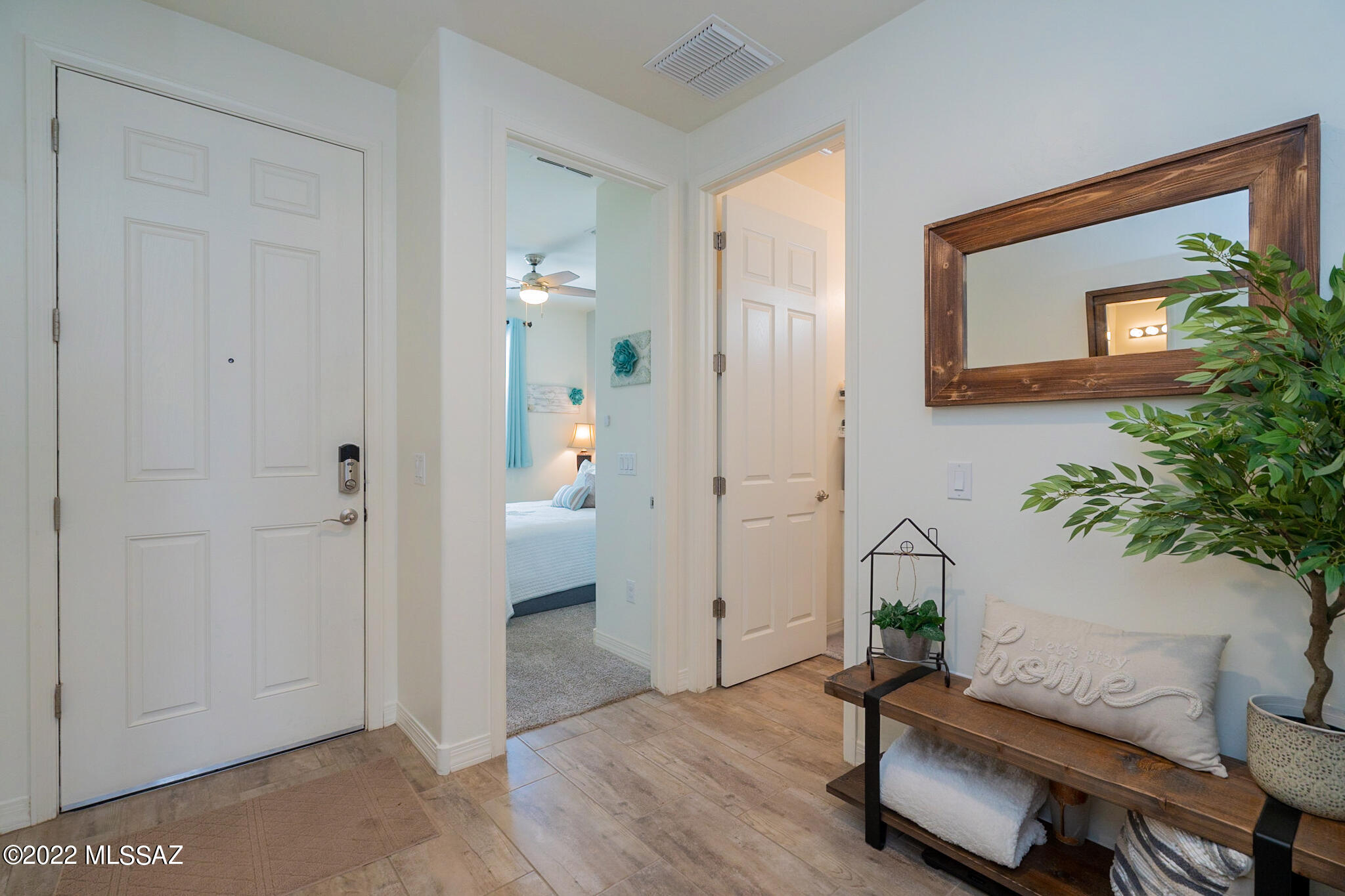 6440 E Via Jardin Verde